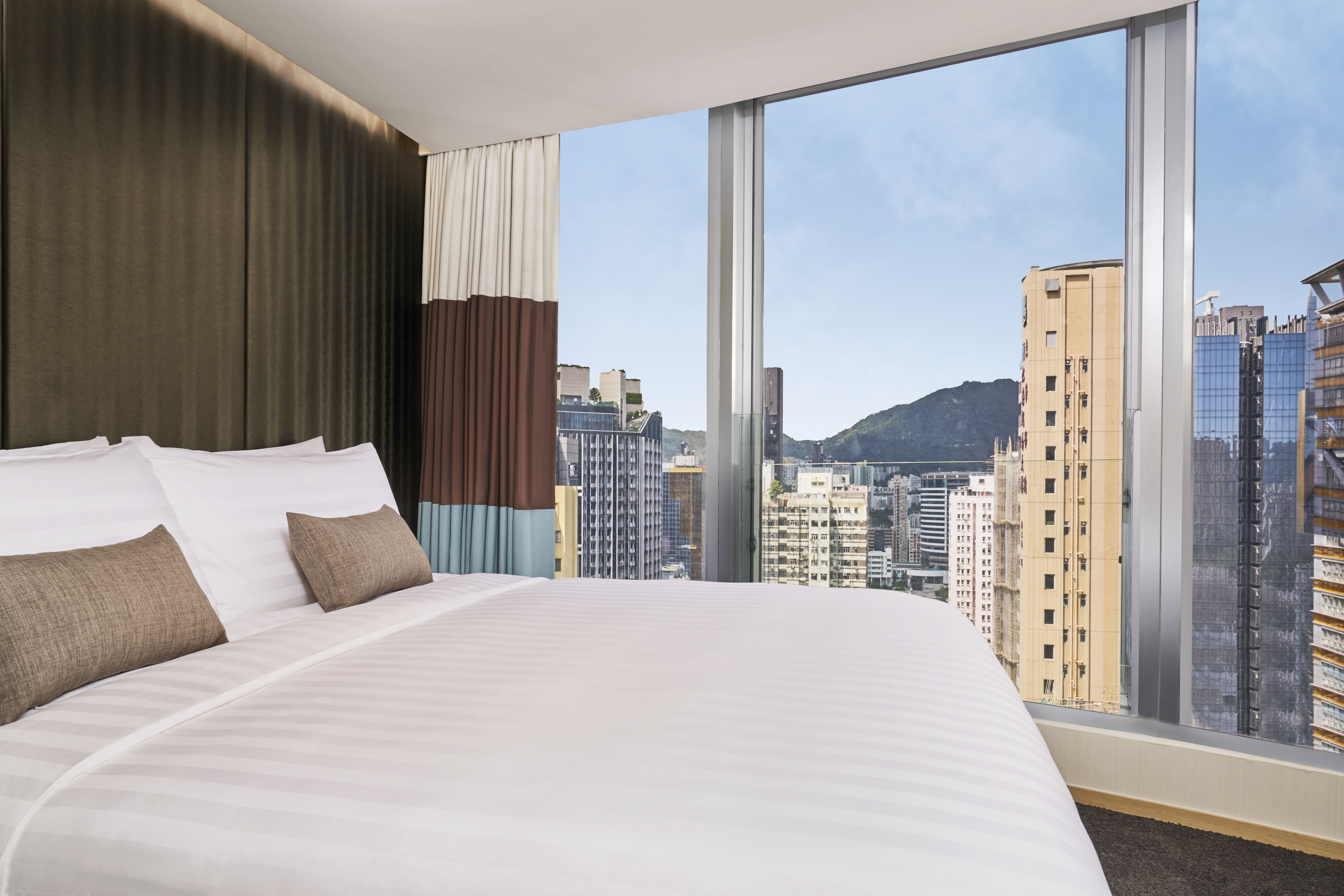 Hotel 108-guestroom-Hotel 108 Hong Kong-Classic Double Room-Close Up.jpg