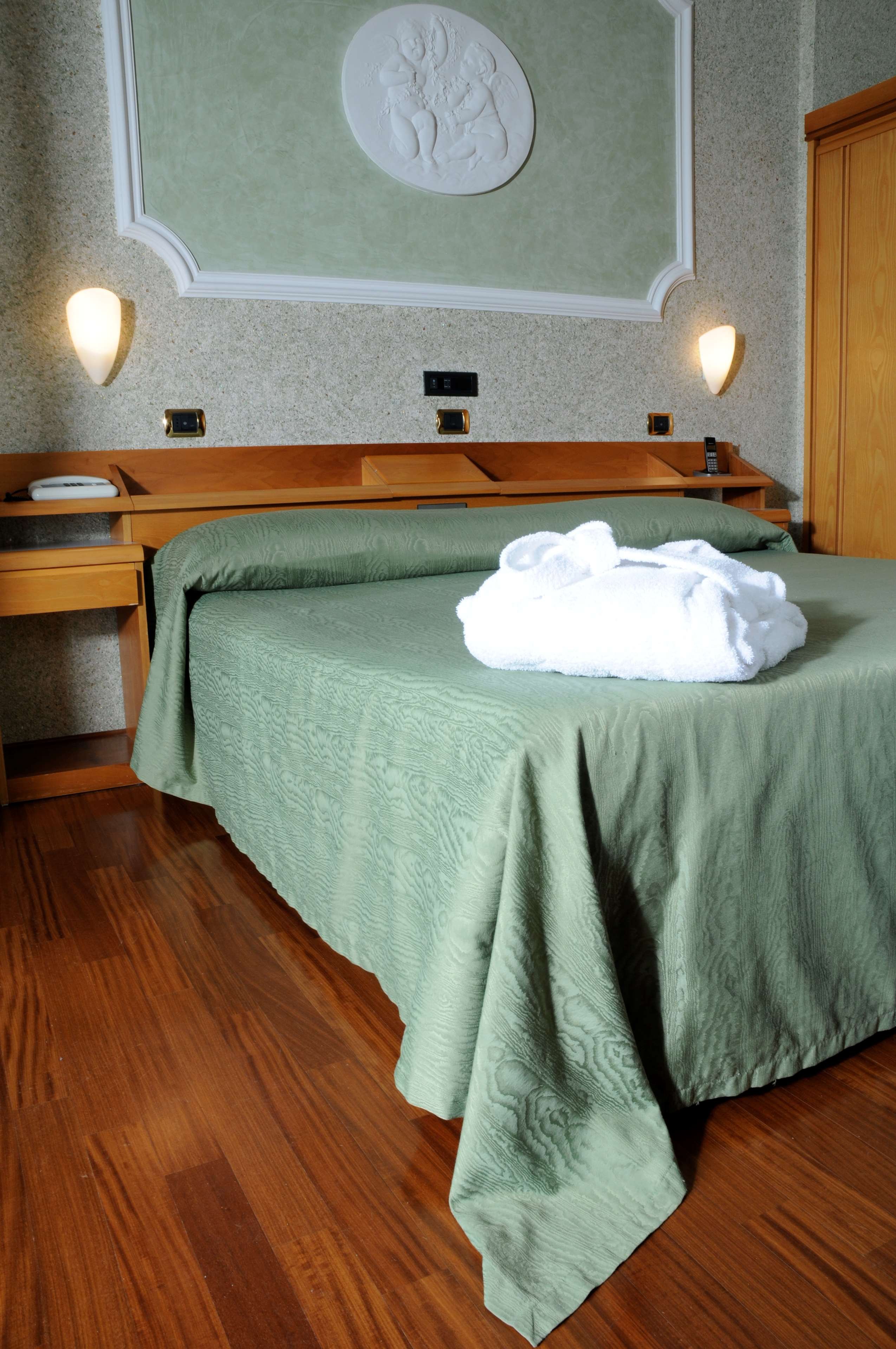 GH AMBASCIATORI - CHIANCIANO-guestroom-GUEST ROOM.jpg