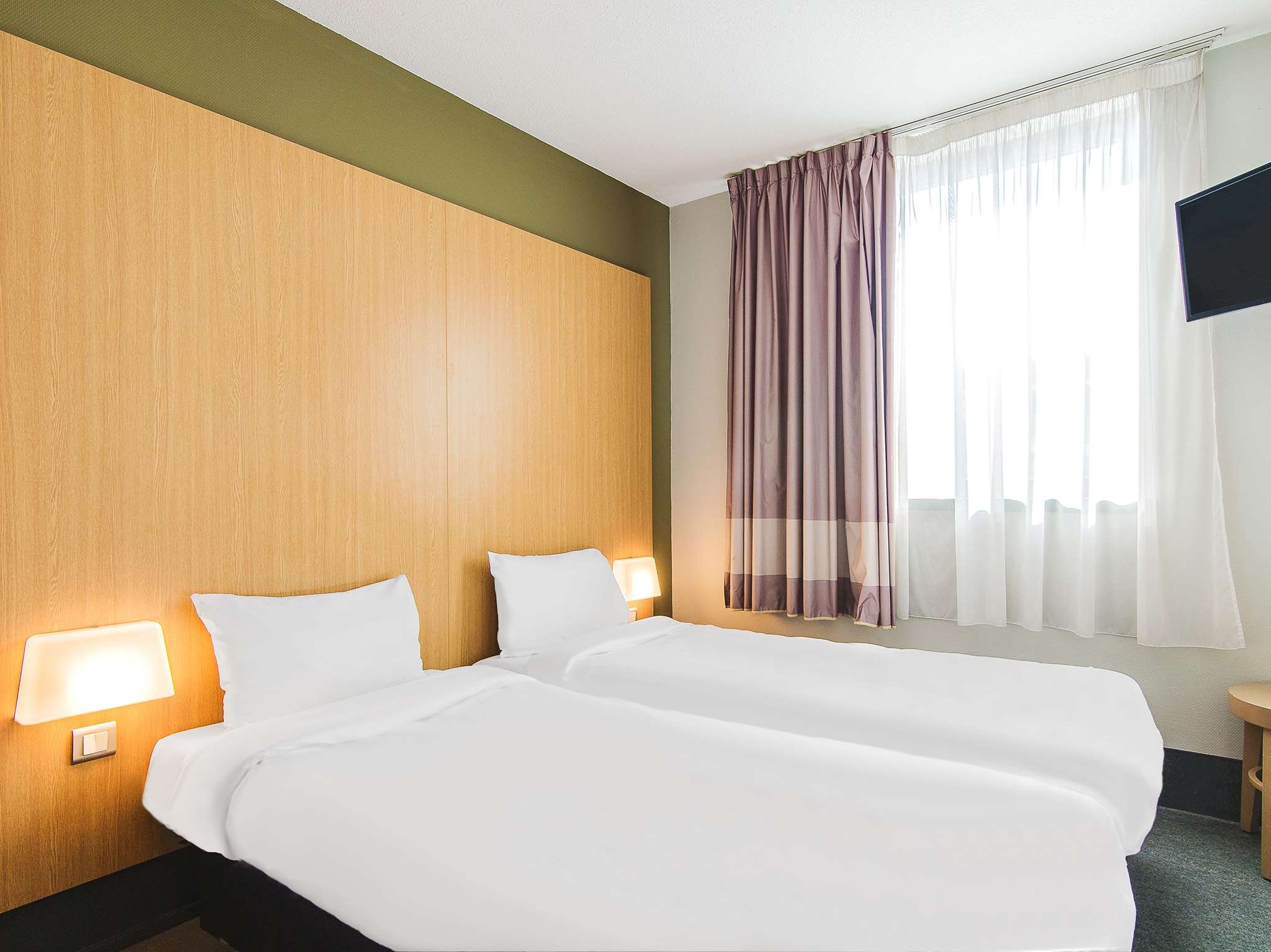 B&B HOTEL TOULOUSE BASSO CAMBO-guestroom-Toulouse Basso Cambo chambre double.jpg
