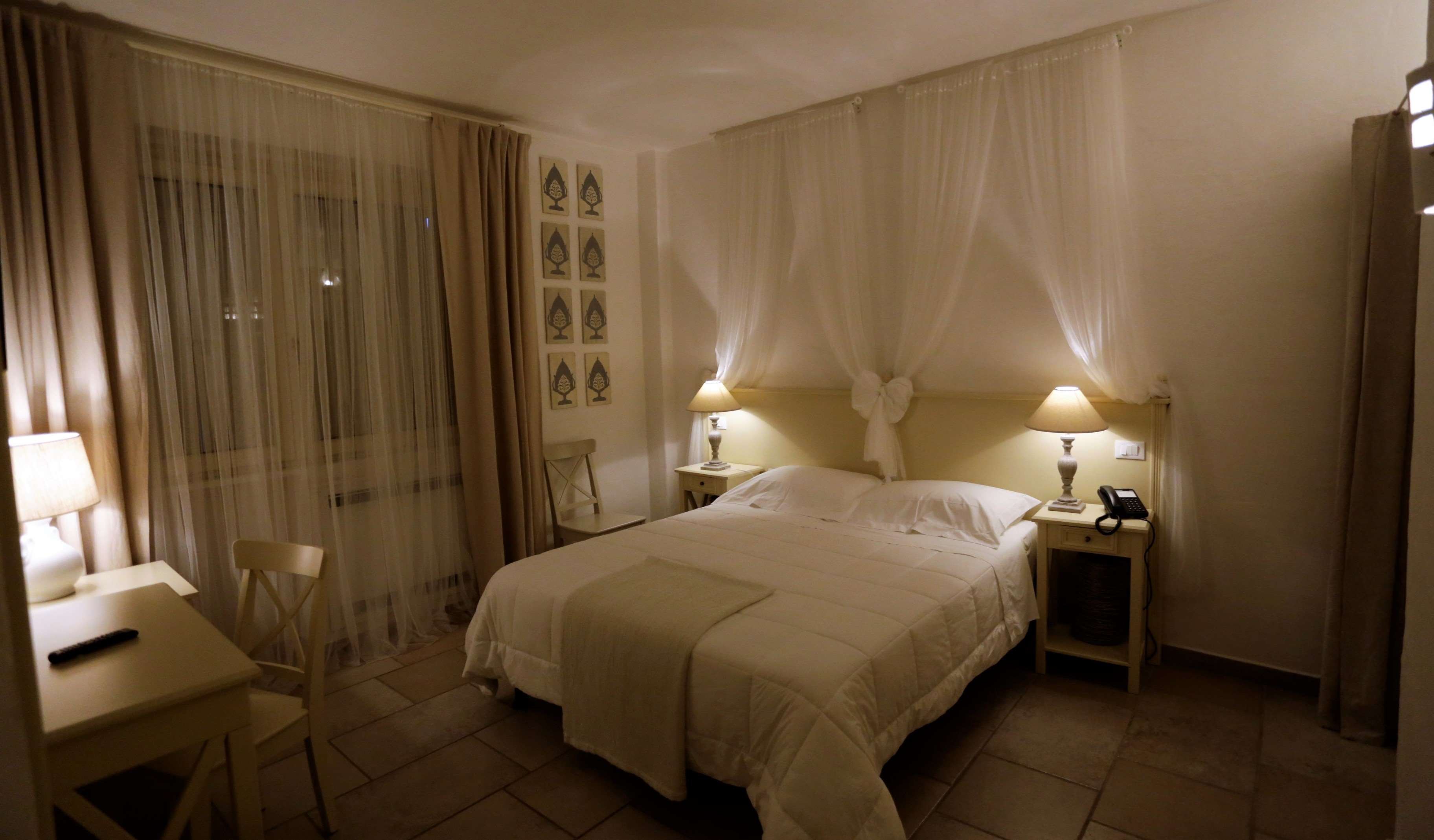 LE NICCHIE GUEST HOUSE - LUCERA-guestroom-STANDARD ROOM.jpg