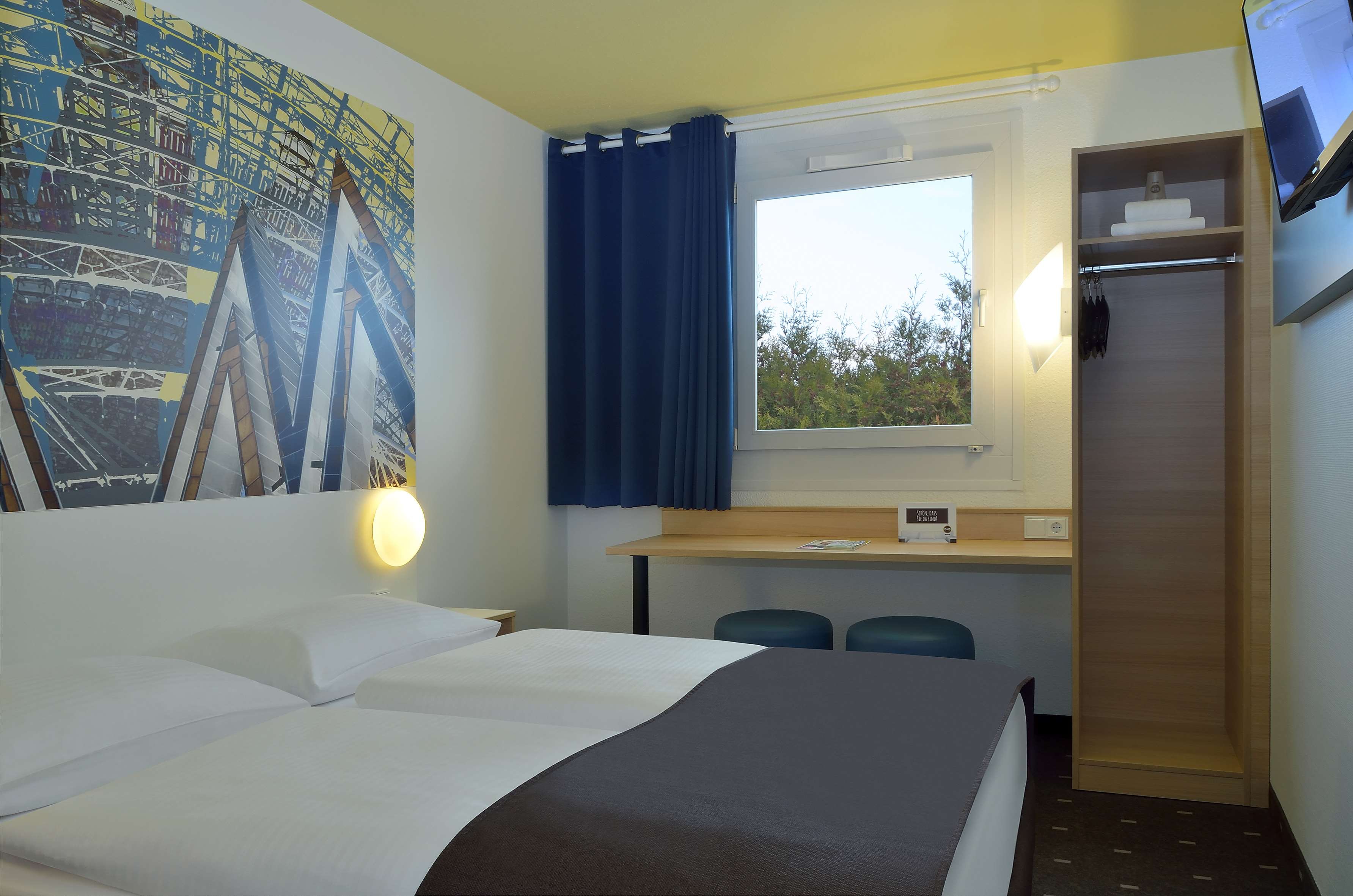 B&B HOTEL LEIPZIG-NORD-guestroom-GUEST ROOM.jpg