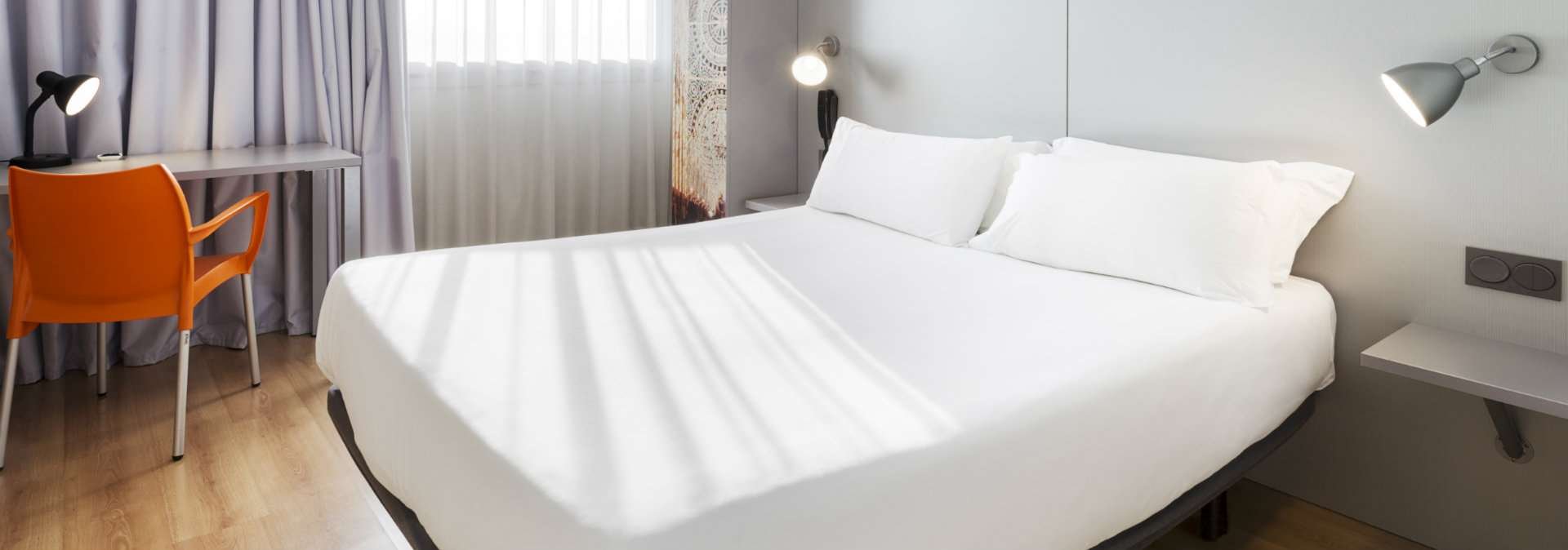 B&B HOTEL VALENCIA AEROPUERTO-guestroom-Double Room.jpg