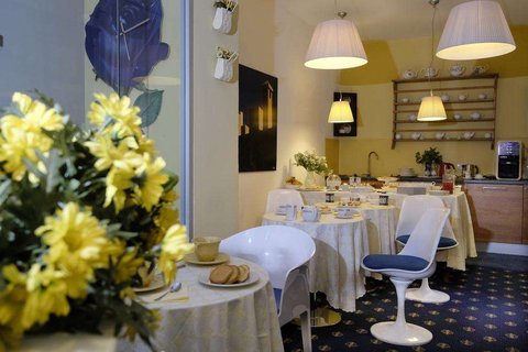 BREAKFAST ROOM