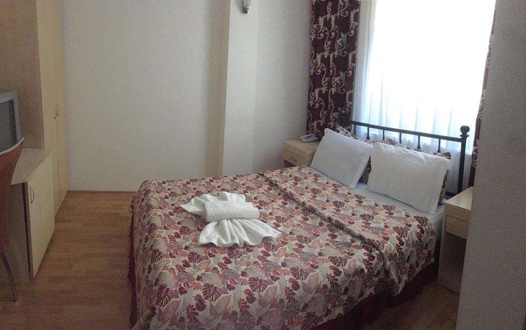 SARA HOTEL-guestroom-GUEST ROOM.jpg