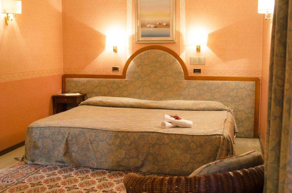 GRAND HOTEL IRPINIA - MERCOGLIANO-guestroom-GUEST SUITE.jpg