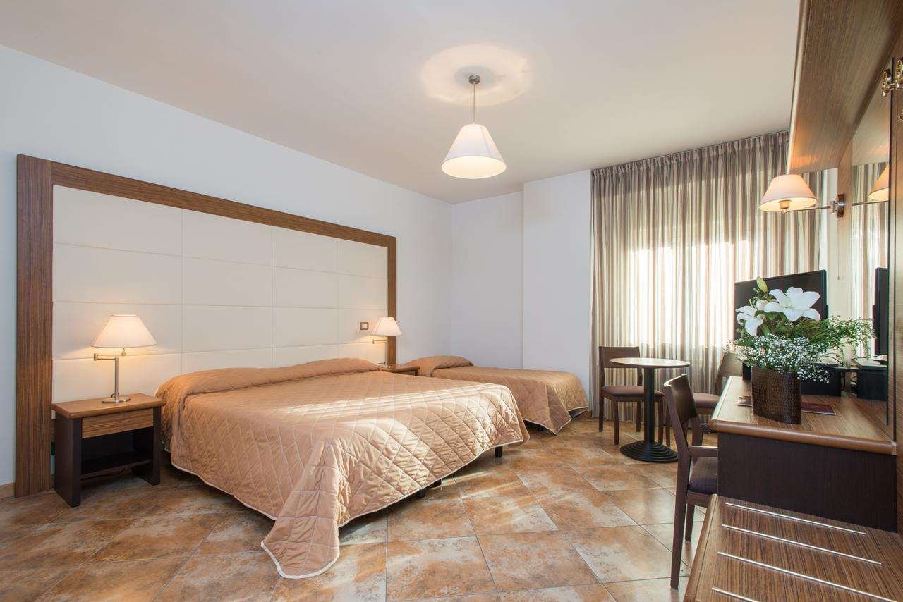 HOTEL ROYAL COSENZA-guestroom-GUEST ROOM.jpg