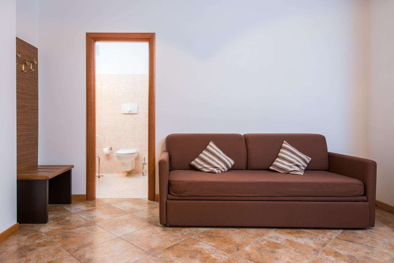 HOTEL ROYAL COSENZA-guestroom-GUEST ROOM LIVING AREA.jpg