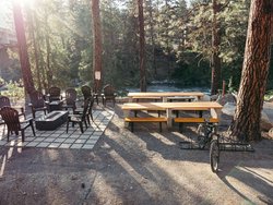  - Loge Cabins Riverside Leavenworth