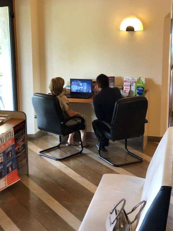 HOTEL AI TUFI-guestroom-INTERNET POINT.jpg