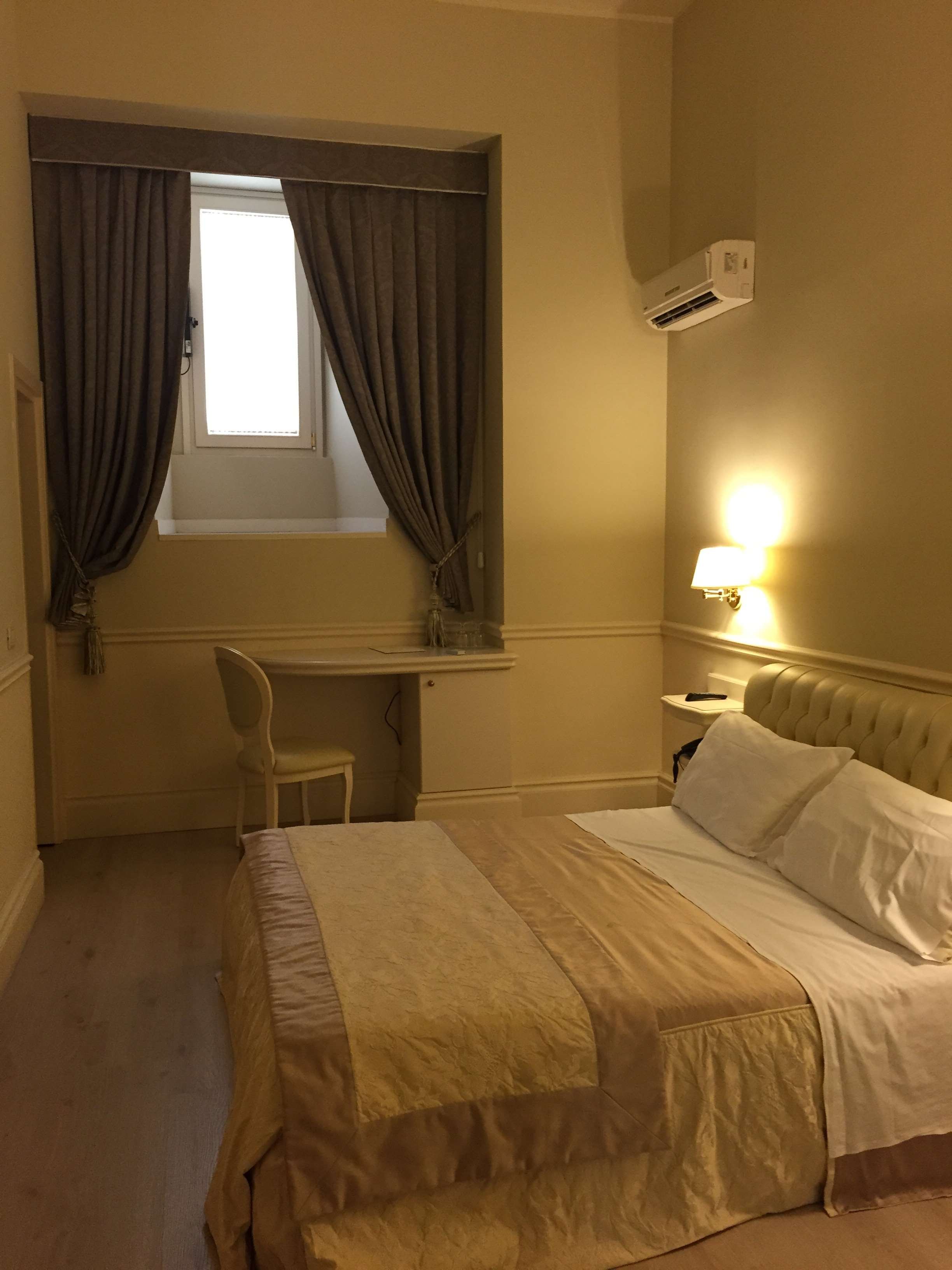SUITE HOTEL SANTA CHIARA-guestroom-CLASSIC ROOM.jpg