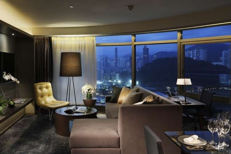 ROYAL PLAZA HOTEL-guestroom-Plaza Suite.jpg