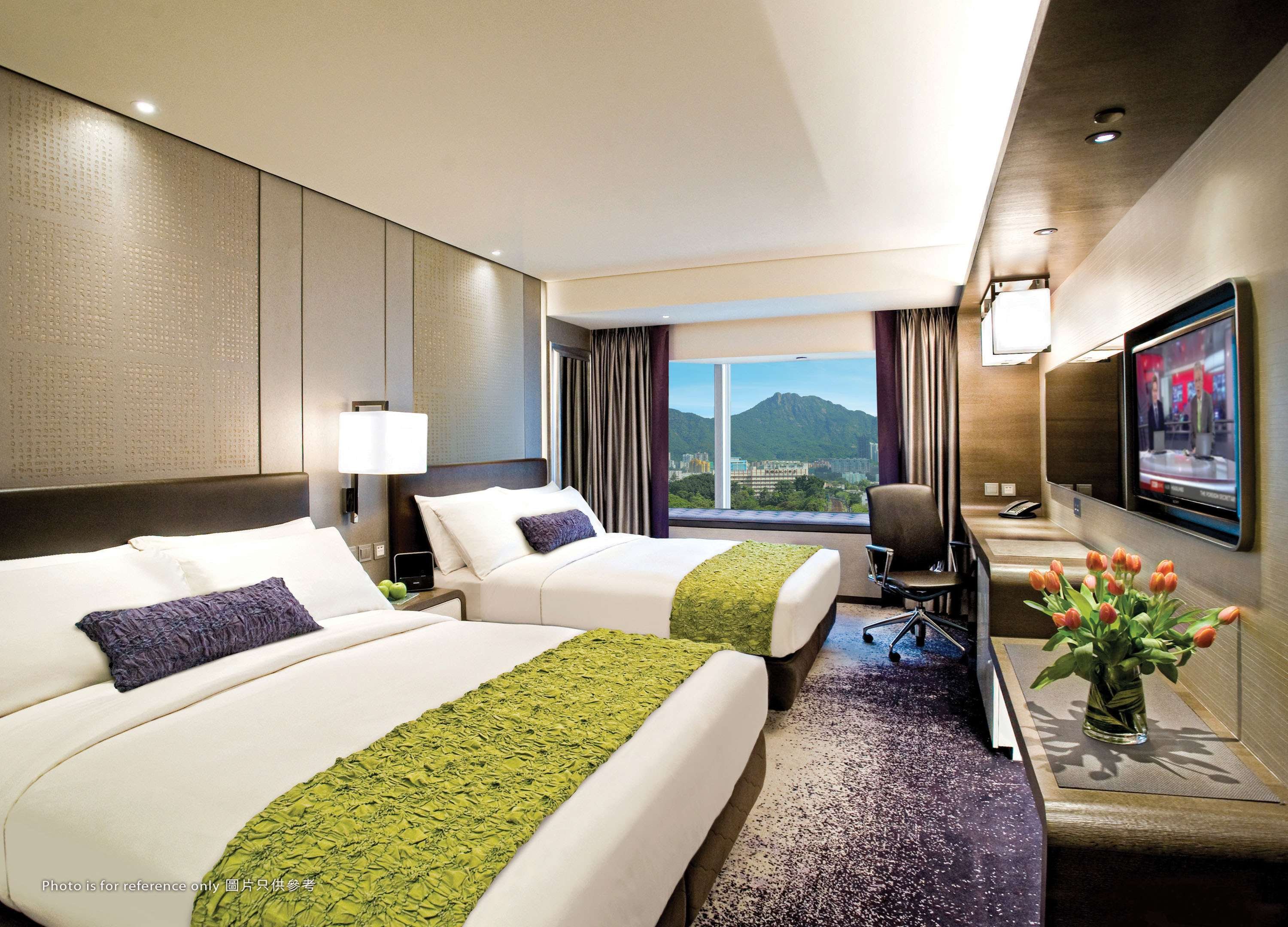 ROYAL PLAZA HOTEL-guestroom-Plaza Deluxe Family.jpg