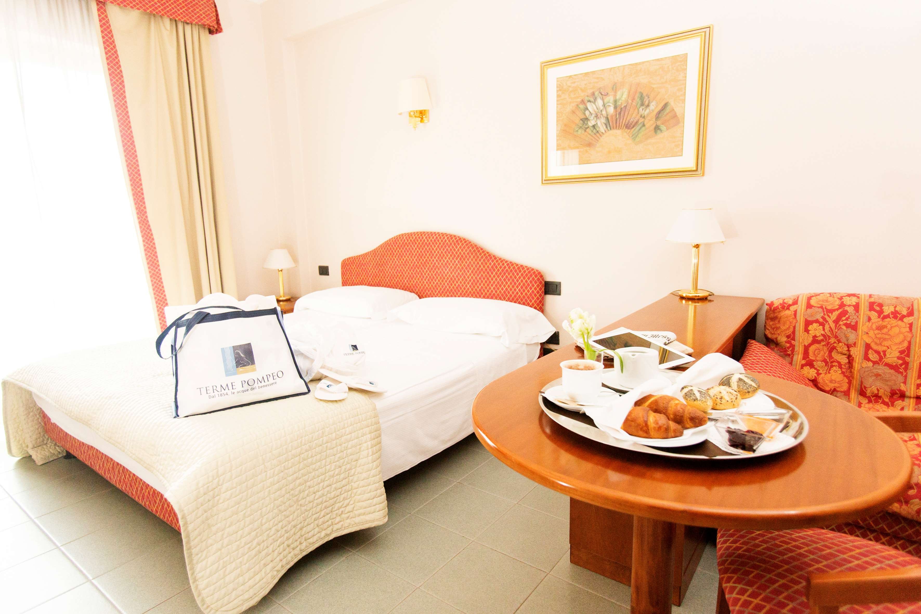 HOTEL FONTANA OLENTE - FERENTINO-guestroom-CLASSIC DOUBLE ROOM.jpg