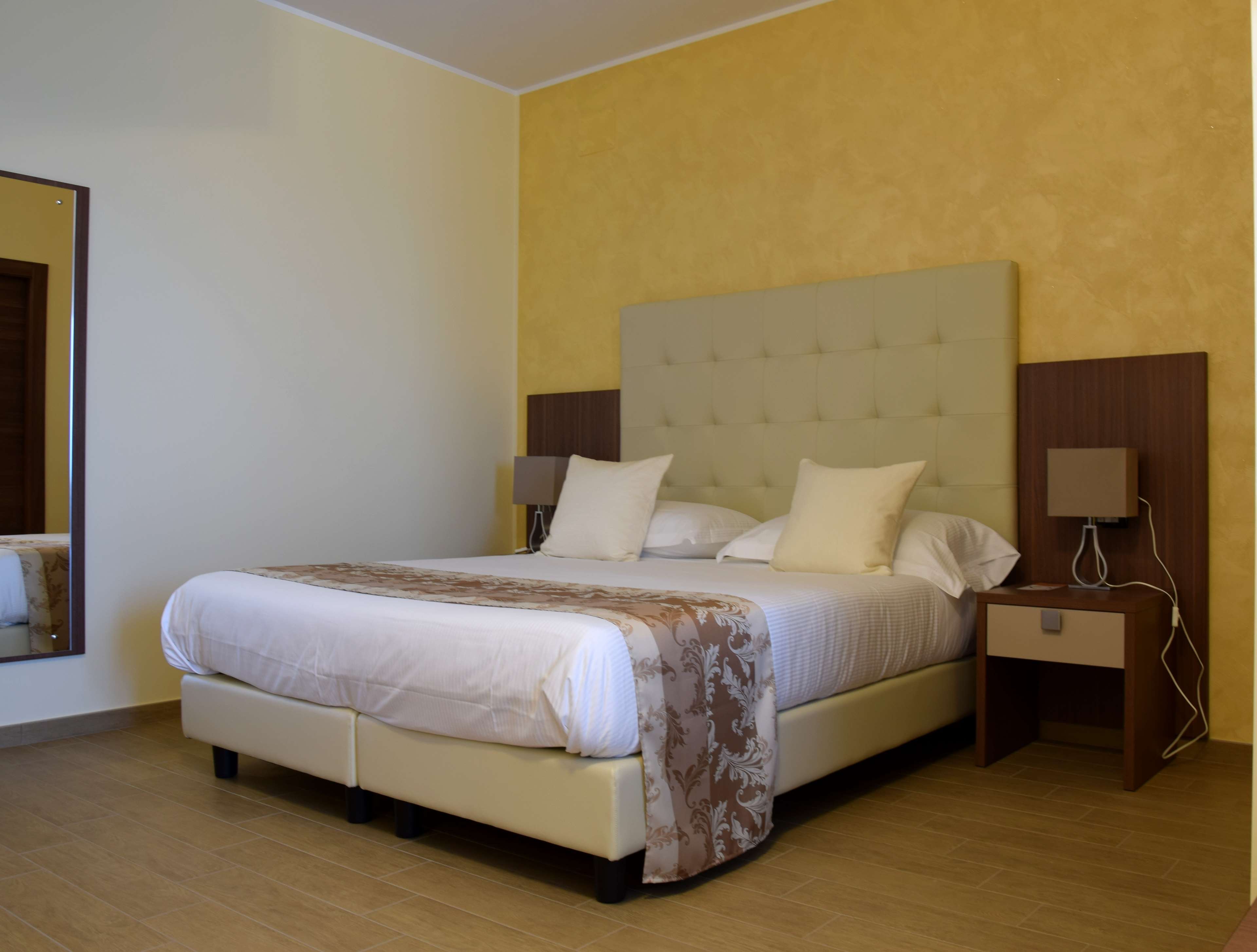 EDEN HOTEL - MOZZAGROGNA-guestroom-GUEST ROOM.jpg