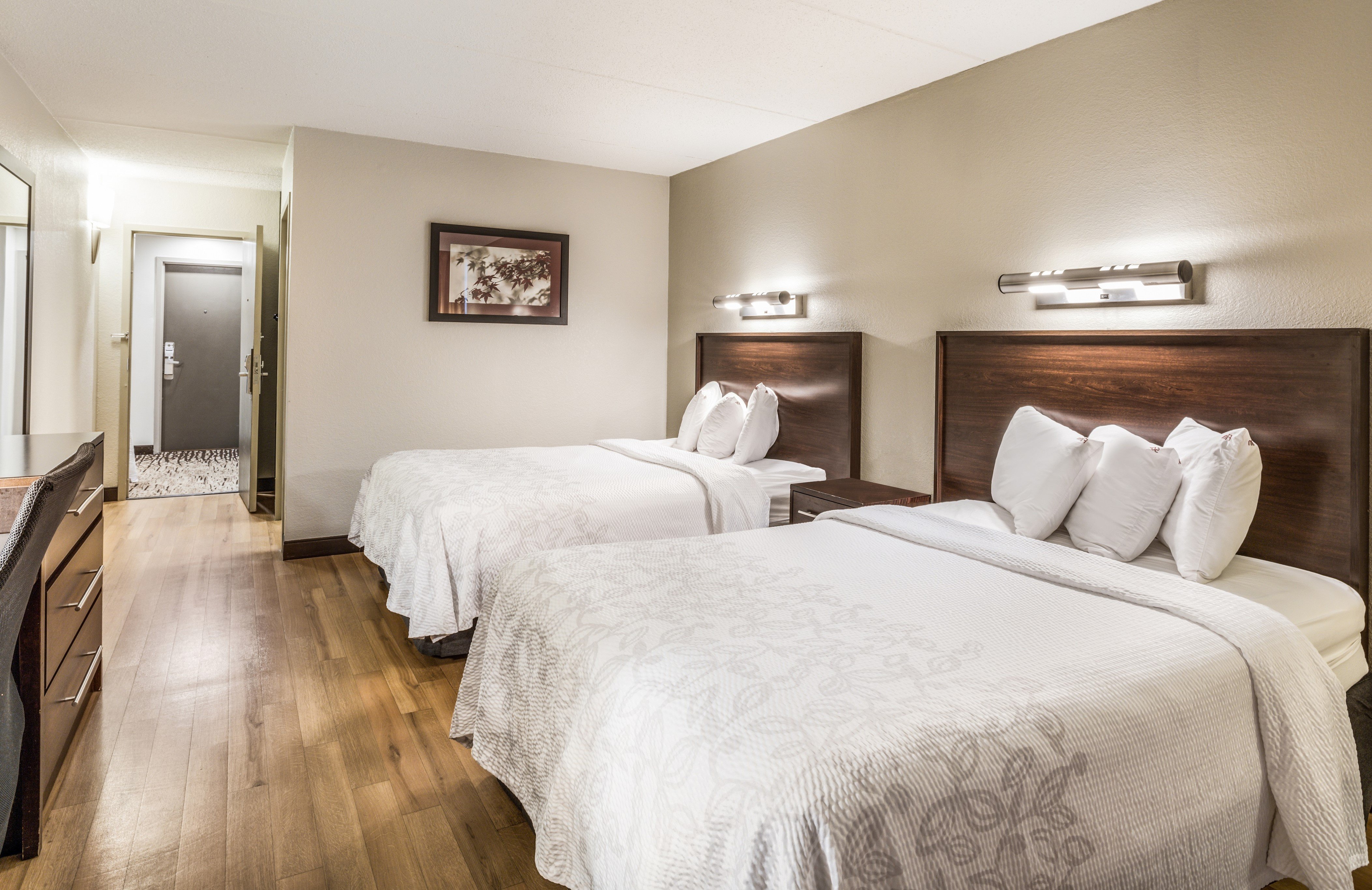 RED ROOF PLUS BOSTON-WOBURN/ BURLIN-guestroom-Premium Full Beds.jpg
