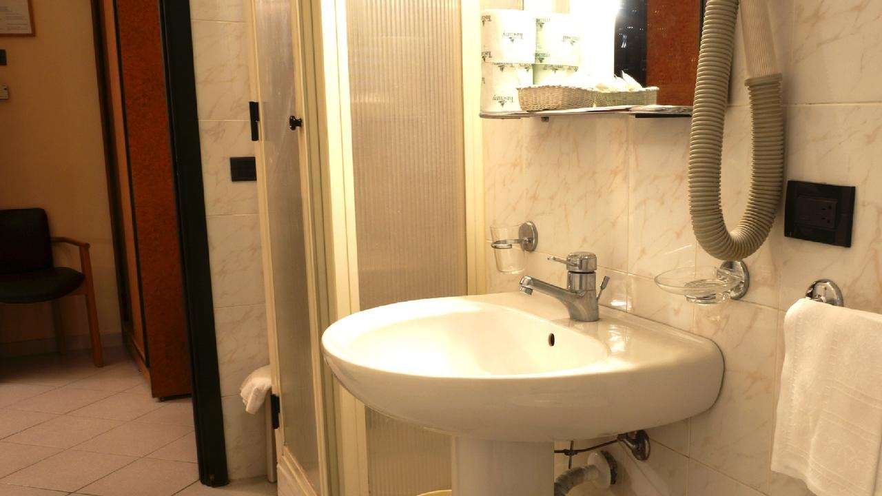 HOTEL SCIGLIANO - ROSSANO-guestroom-GUEST BATHROOM.jpg