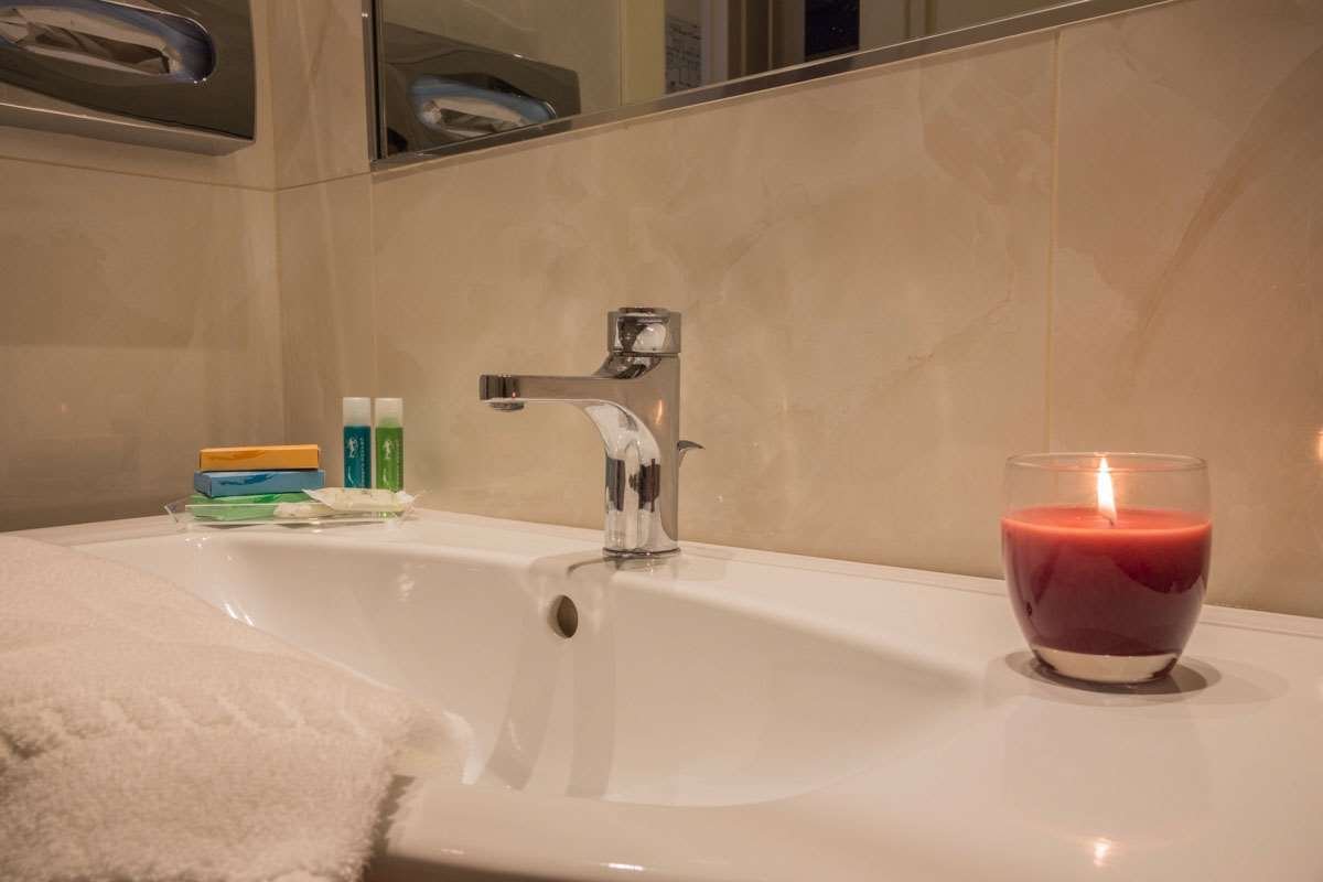 GRANDE ALBERGO POTENZA-guestroom-GUEST BATHROOM.jpg