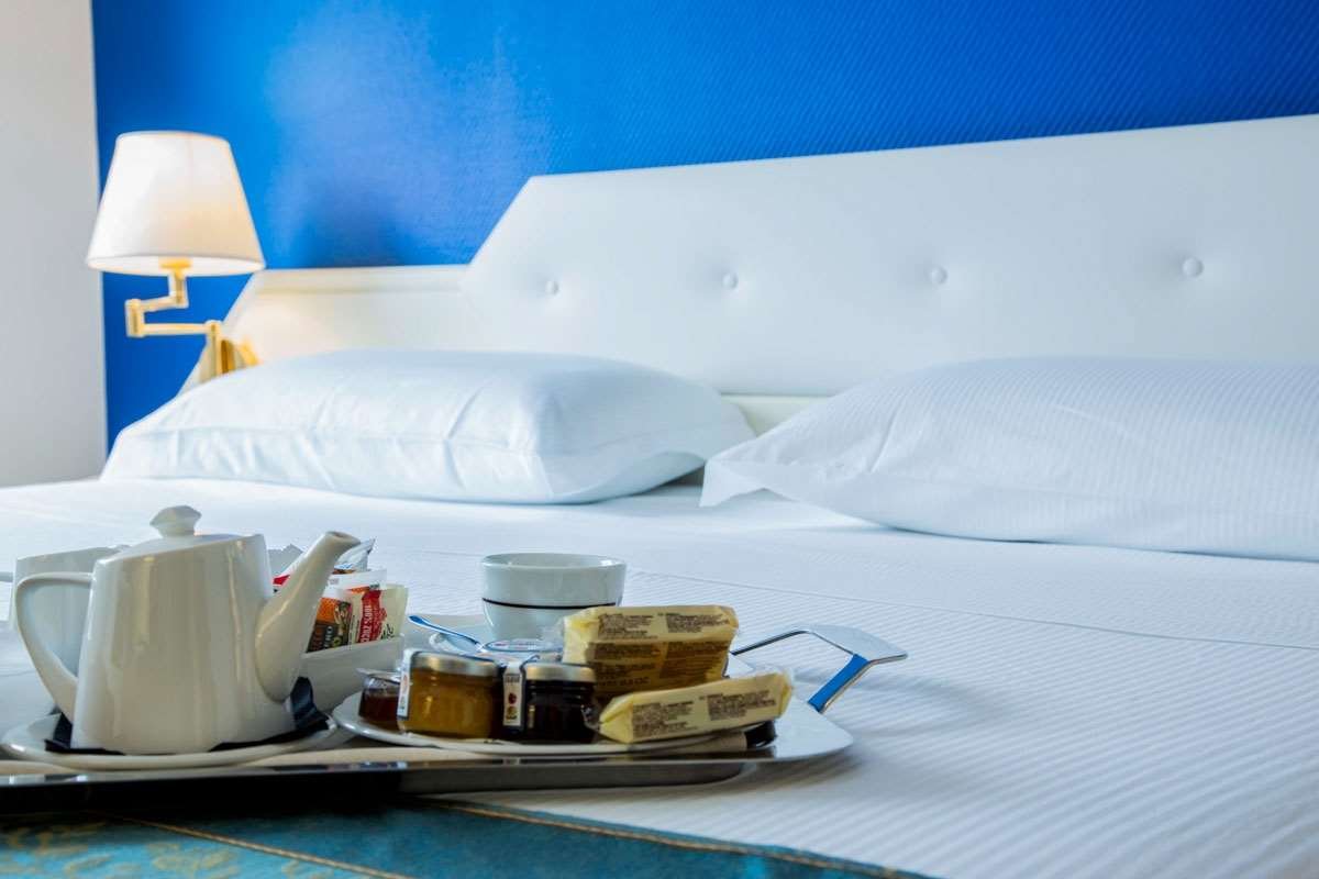 GRANDE ALBERGO POTENZA-guestroom-SUITE.jpg