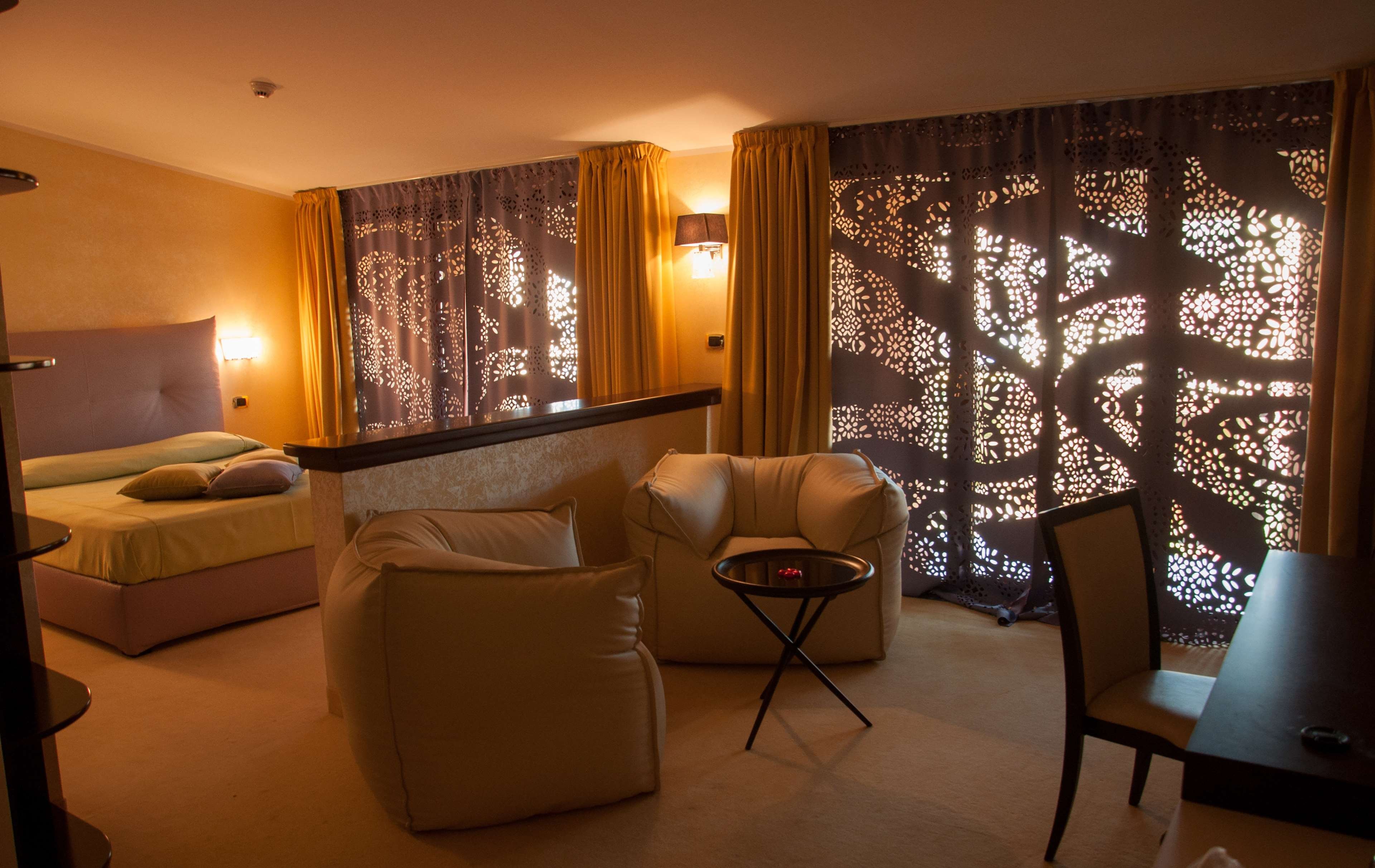 GRAND HOTEL PARADISO - CATANZARO LI-guestroom-SUITE.jpg
