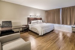  - Red Roof Plus+ Inn & Suites Woburn - I-95, Exit 54