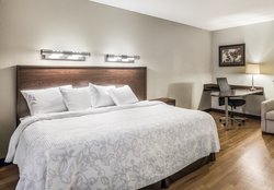  - Red Roof Plus+ Inn & Suites Woburn - I-95, Exit 54