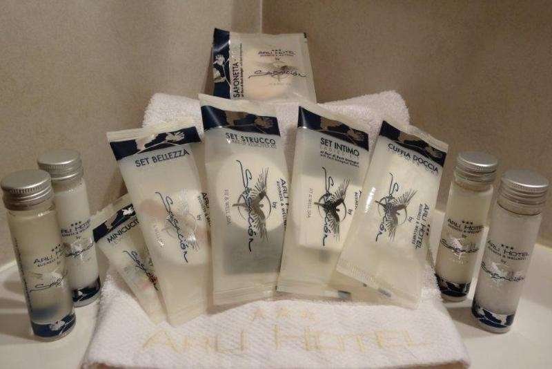 ARLI HOTEL BUSINESS AND WELLNESS-guestroom-BATHROOM AMENITIES.jpg