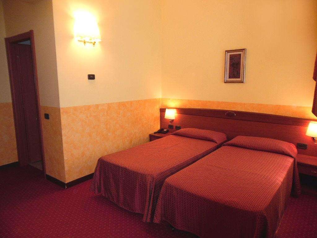 HOTEL MAJESTIC - SAN GIULIANO MILAN-guestroom-GUEST ROOM.jpg