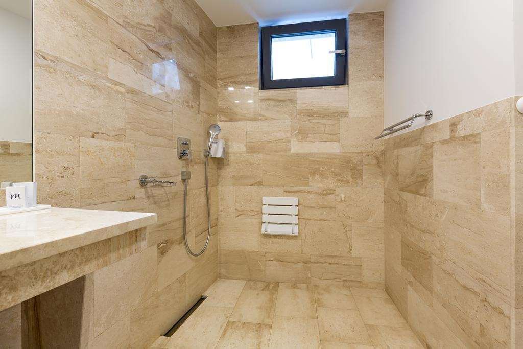 ABBA HOTEL BELGRADE-guestroom-GUEST BATHROOM.jpg