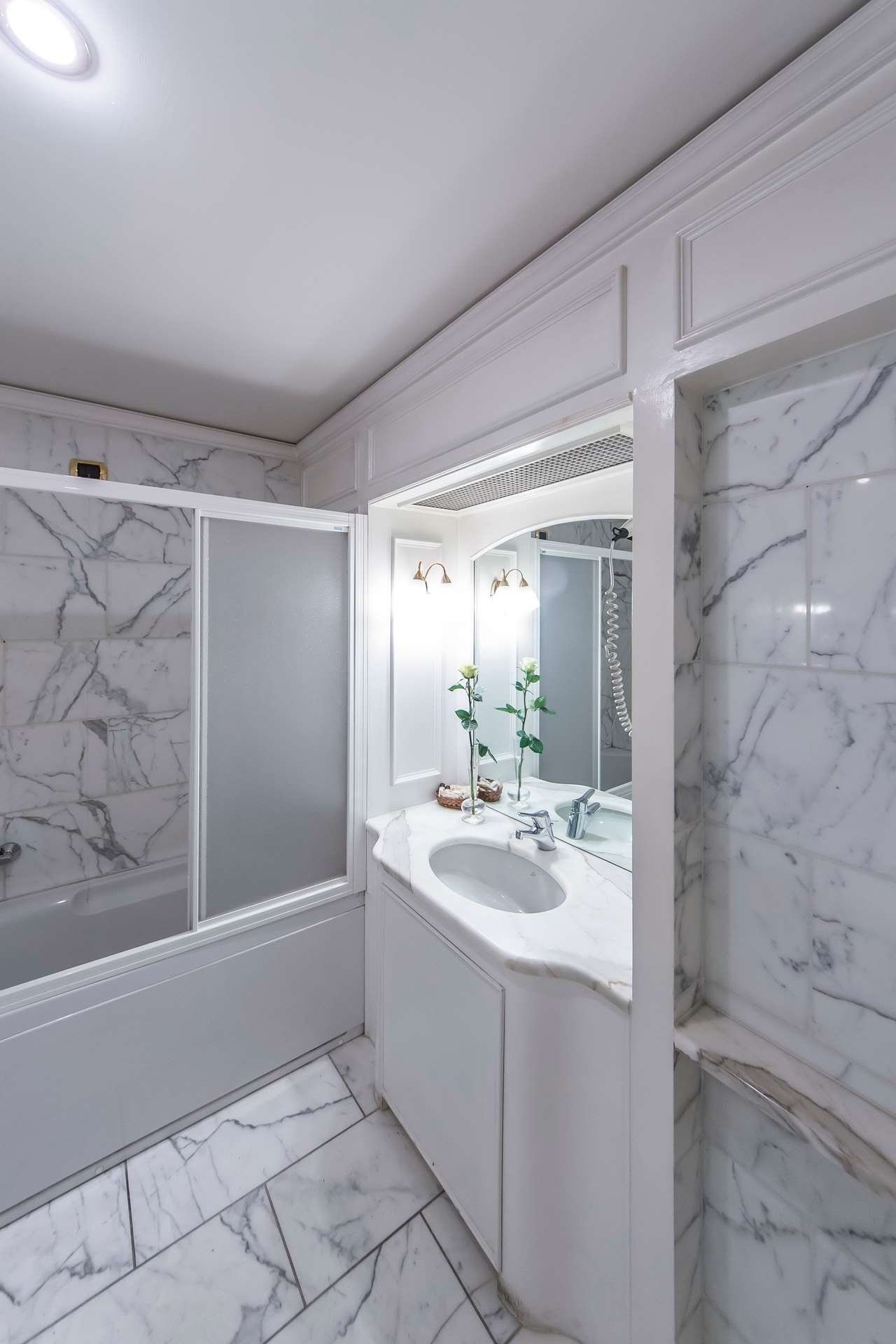 HOTEL ALLI DUE BUOI ROSSI-guestroom-GUEST BATHROOM.jpg