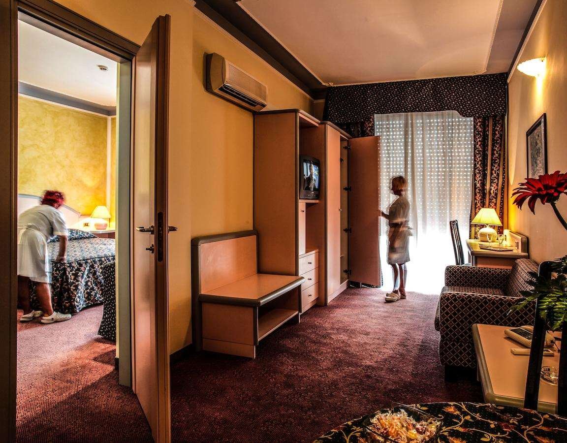 HOTEL GRAZIA DELEDDA-guestroom-JUNIOR SUITE.jpg