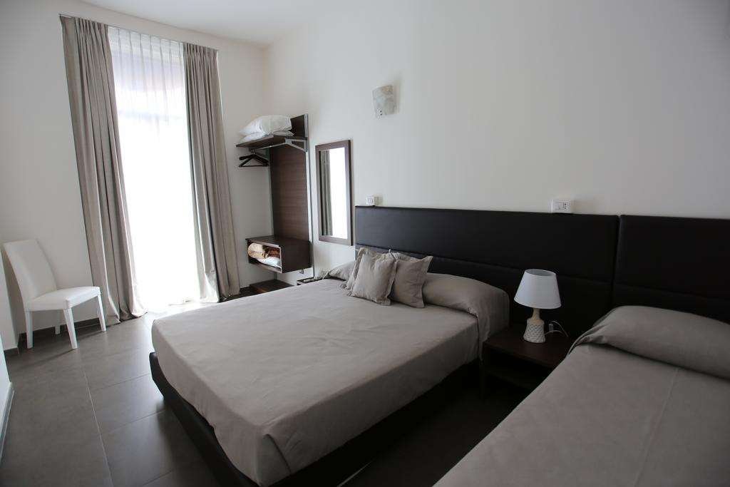 HOTEL EUBEA, REGGIO CALABRIA-guestroom-GUEST ROOM.jpg