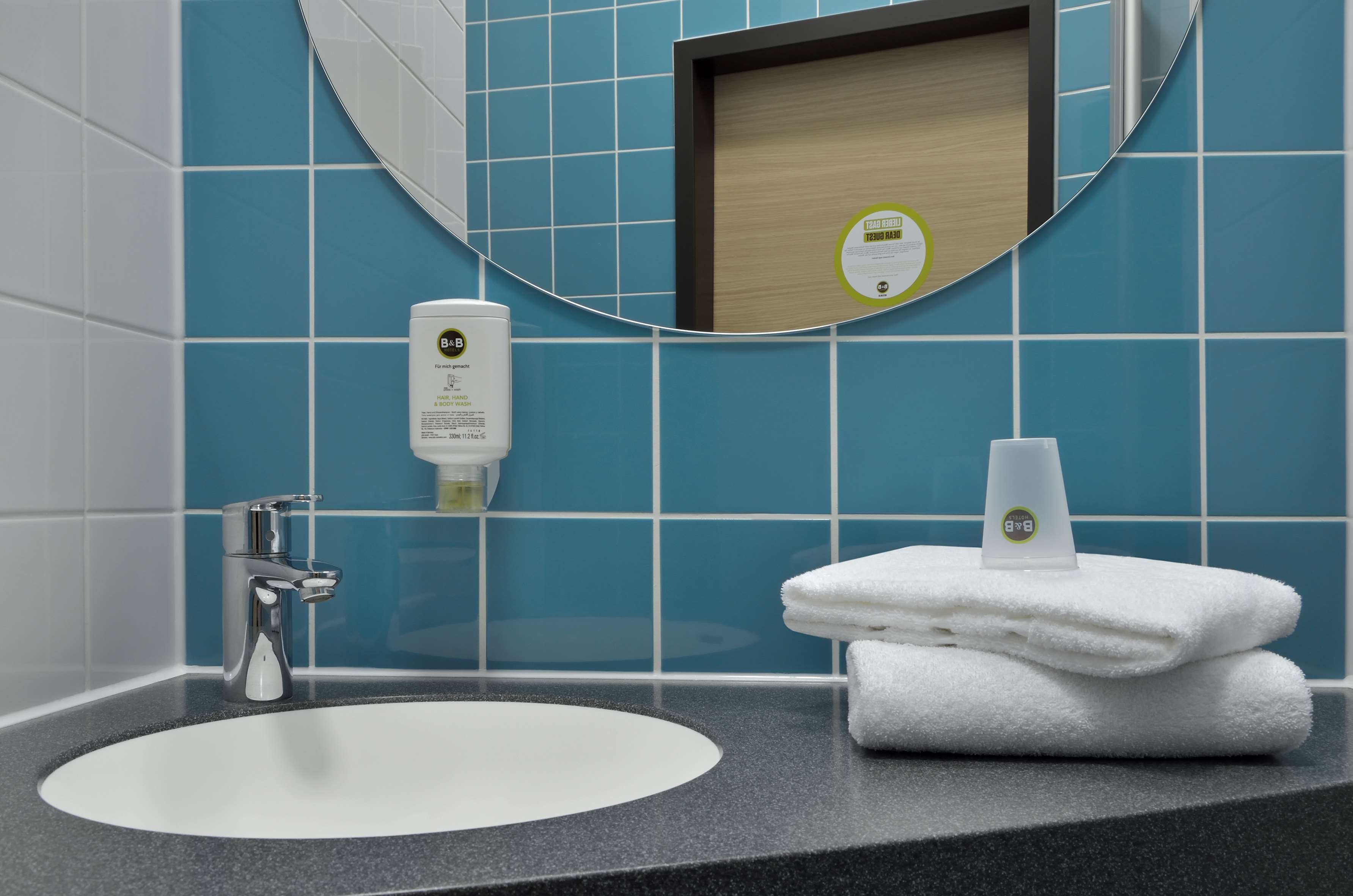 B&B HOTEL POTSDAM-guestroom-GUEST ROOM BATH.jpg
