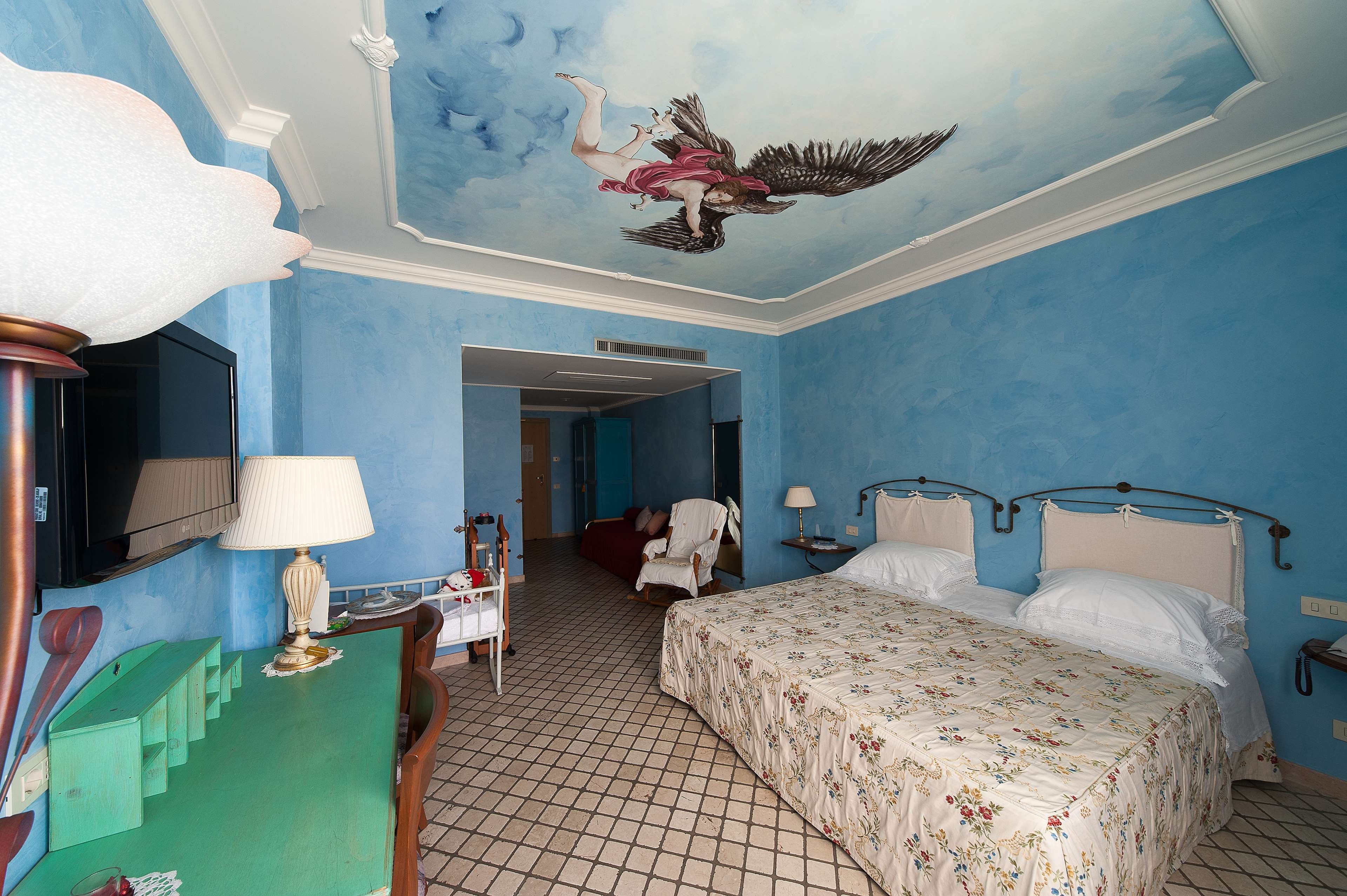 HOTEL LA PRIMULA-guestroom-JUNIOR SUITE.jpg