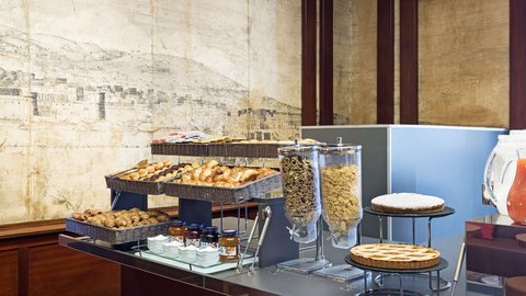 BREAKFAST ROOM