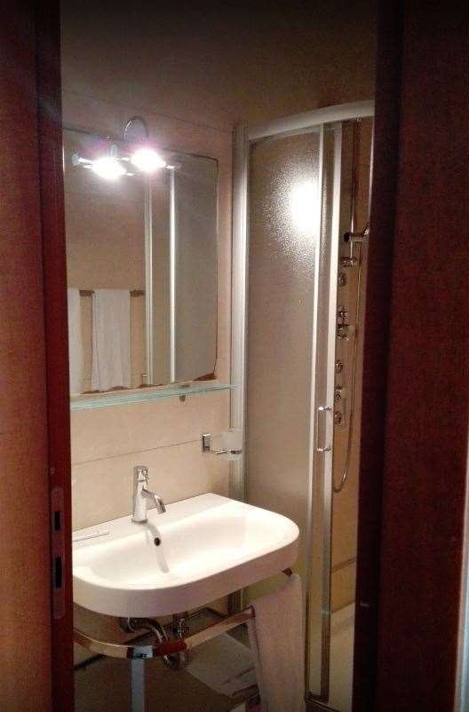HOTEL DOLCE VITA-guestroom-GUEST BATHROOM.jpg
