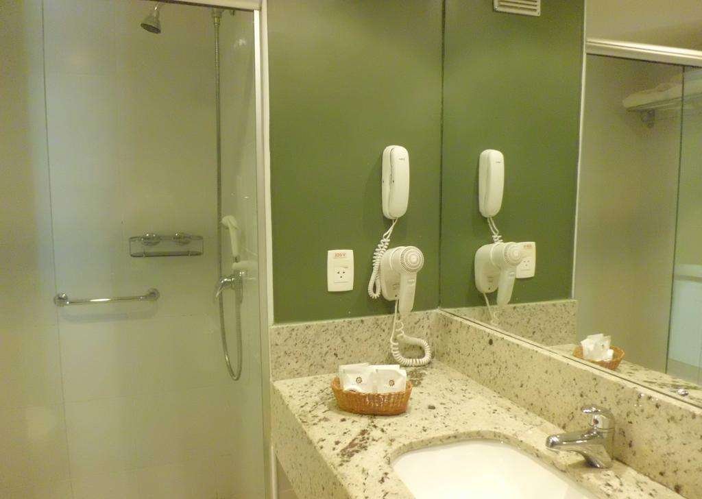 GRAND HOTEL STELLA MARIS-guestroom-GUEST BATHROOM.jpg