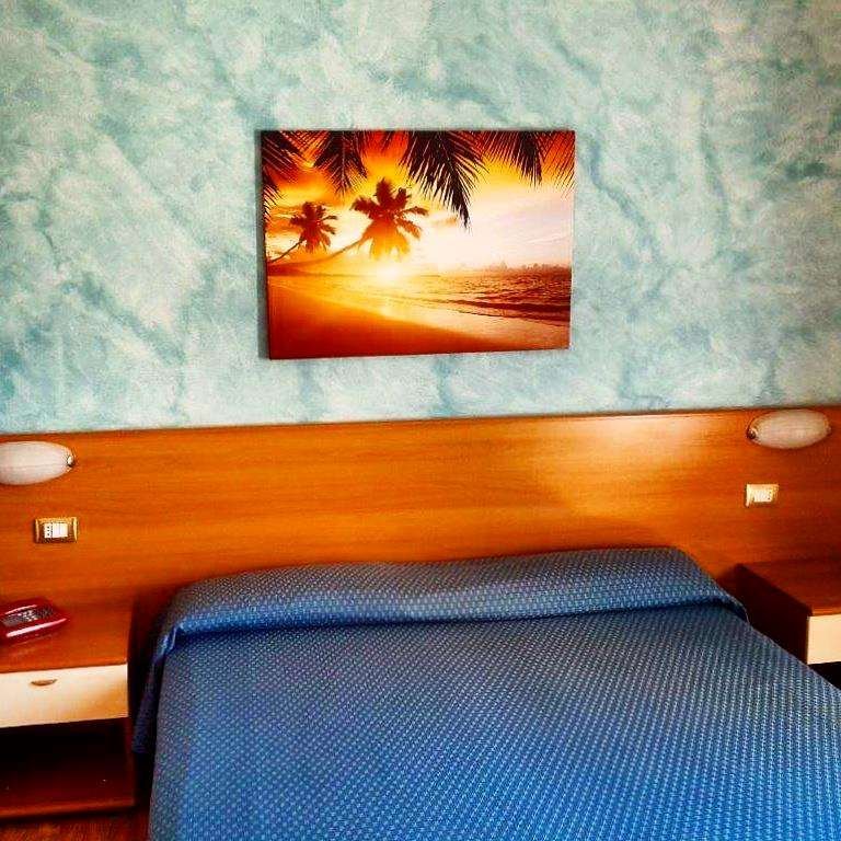 HOTEL 2000 - FABRIANO-guestroom-GUEST DOUBLE ROOM.jpg