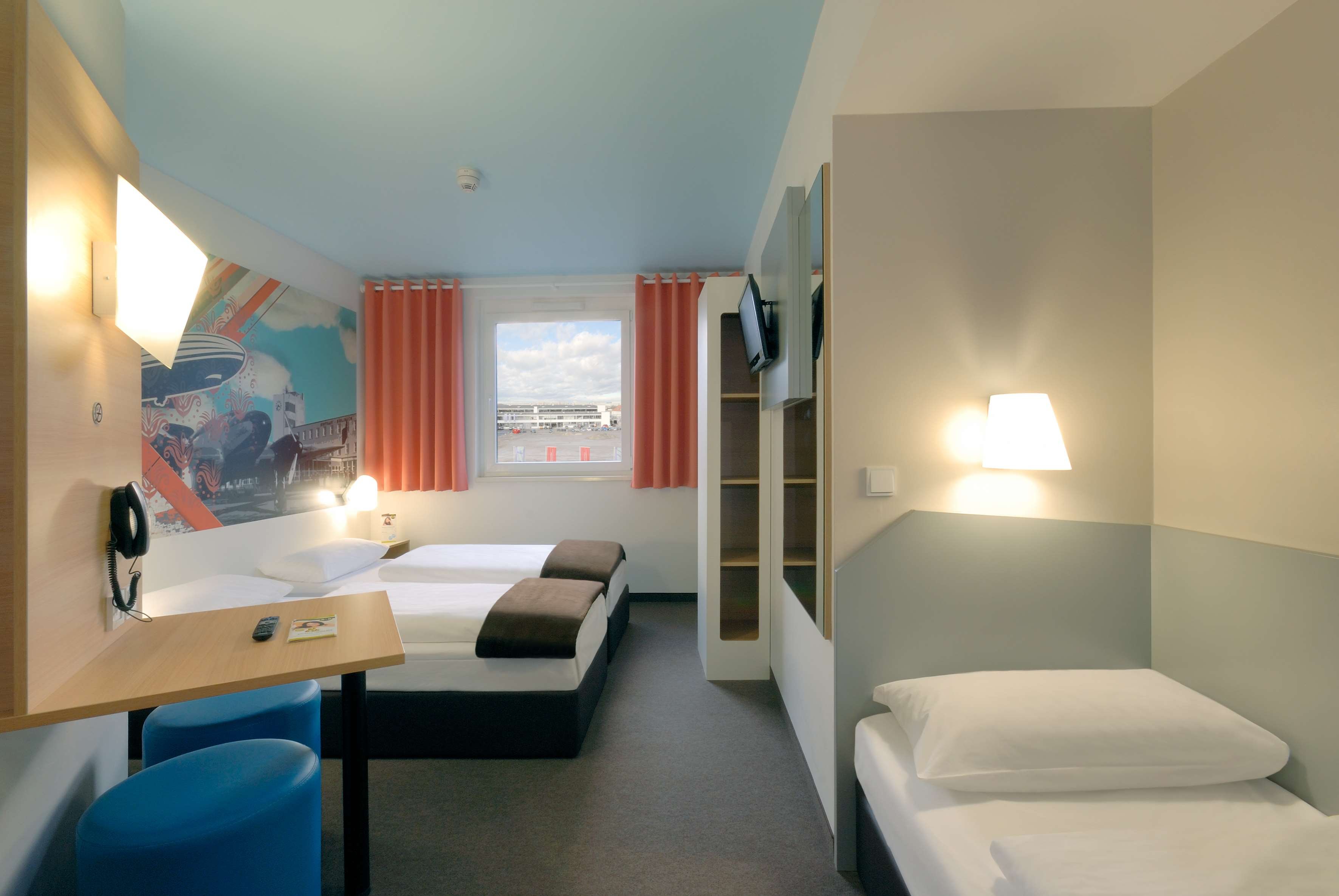 B&B HOTEL BOBLINGEN-guestroom-GUEST ROOM.jpg