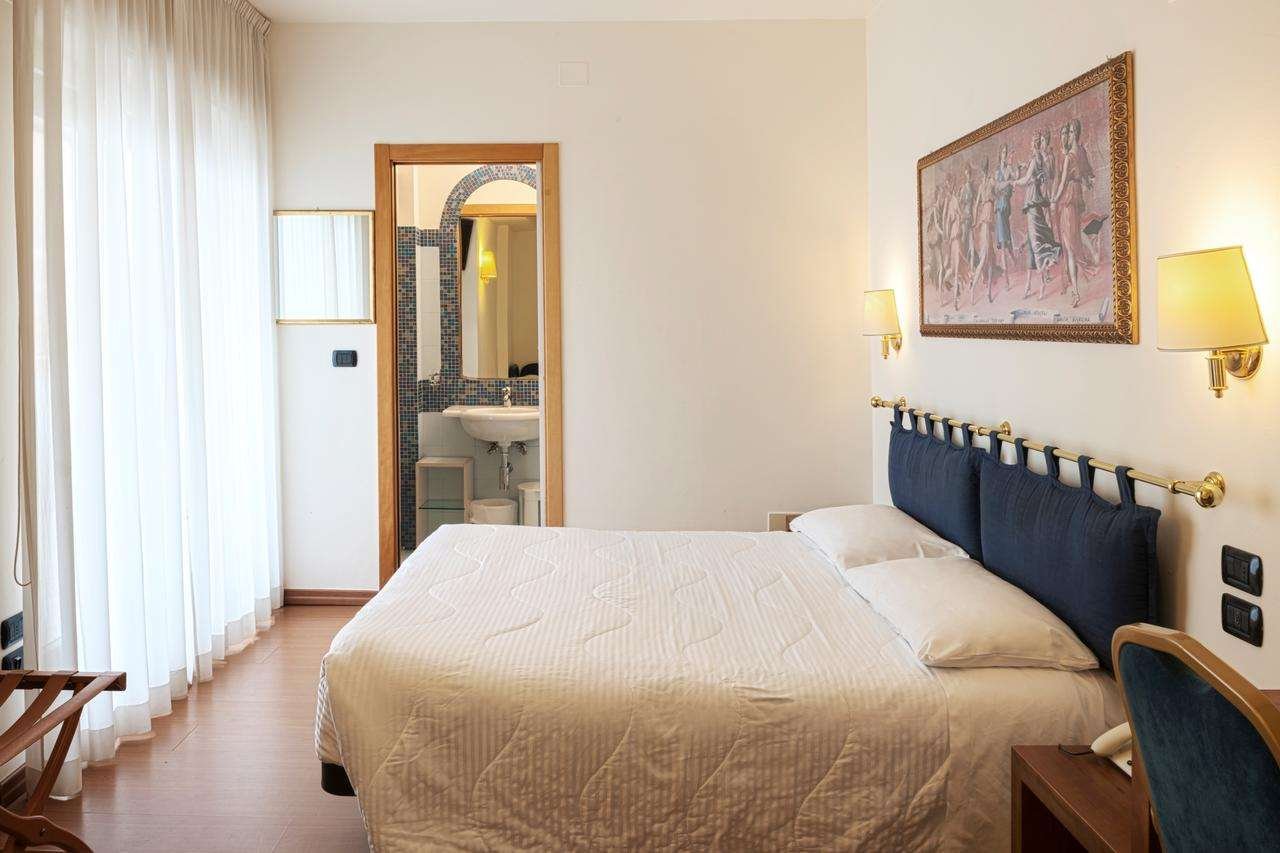 HOTEL INTERNATIONAL-guestroom-GUEST ROOM.jpg