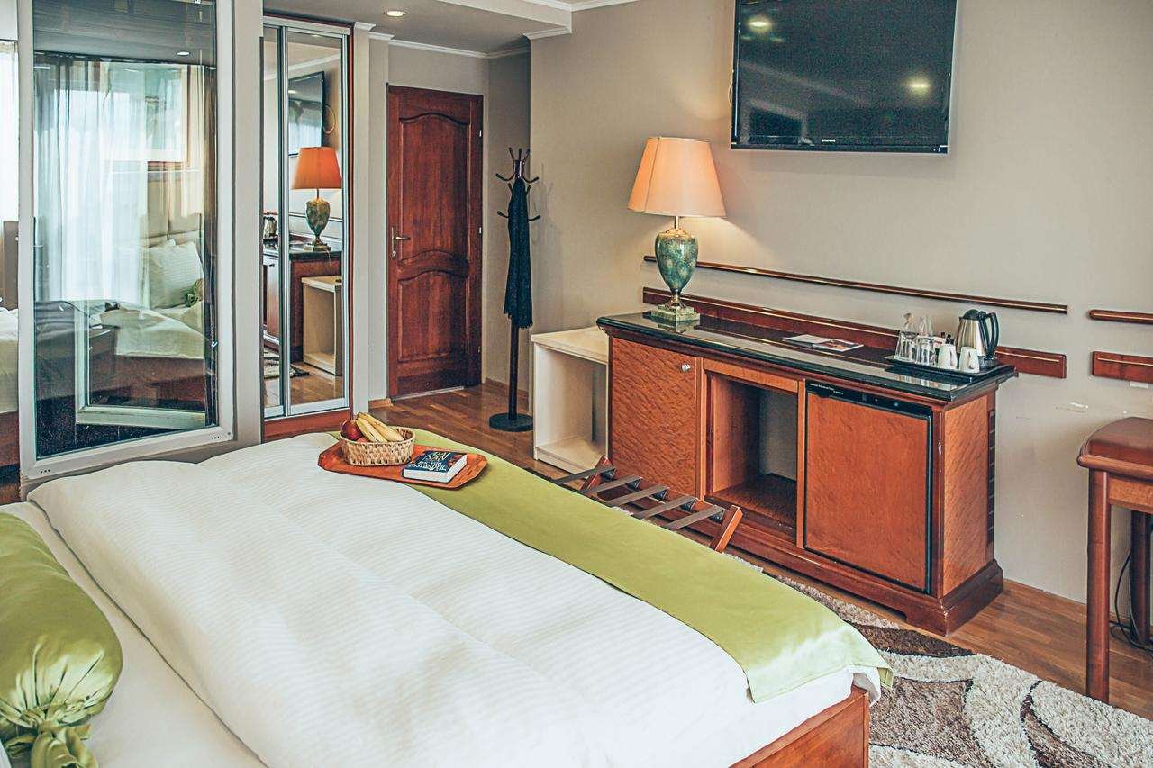 SUPER 8 HOTEL SKOPJE-guestroom-GUEST ROOM.jpg