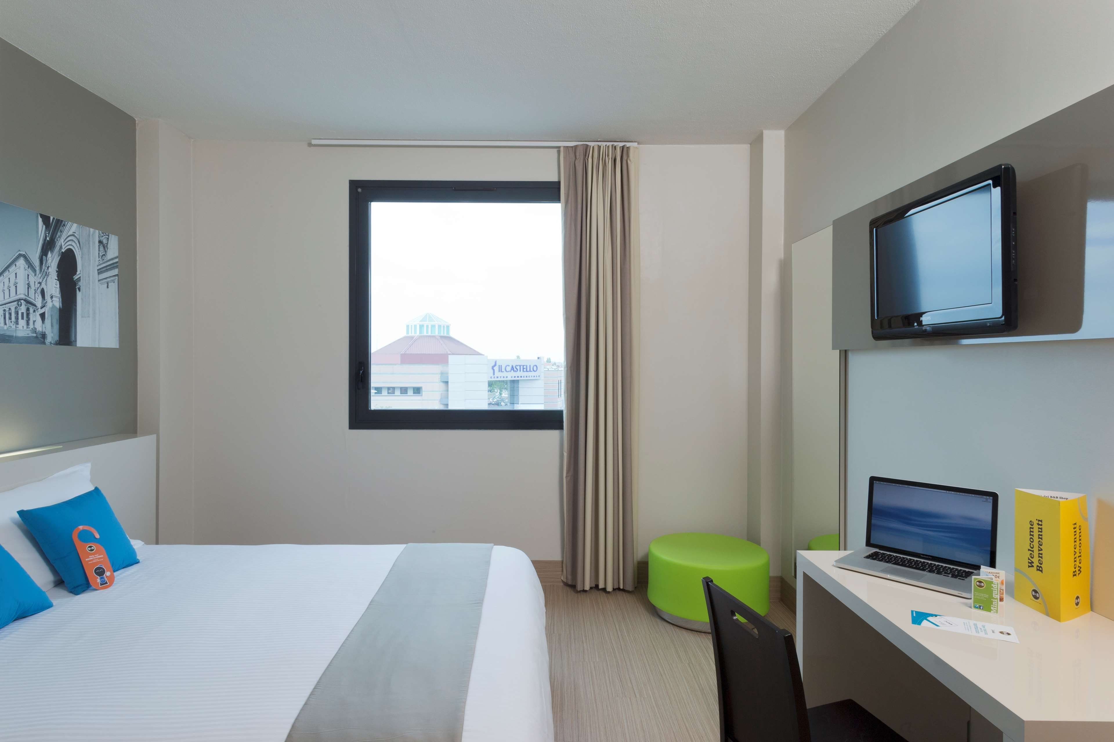 B-B HOTEL FERRARA-guestroom-GUEST ROOM.jpg