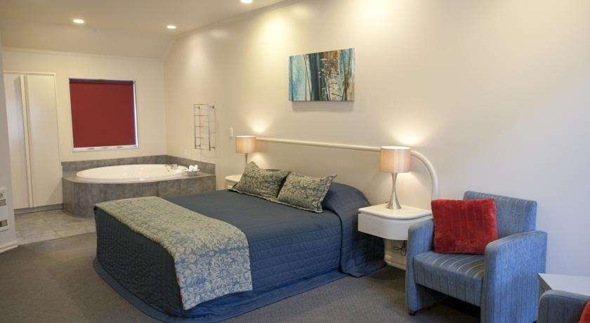 AUBYN COURT SPA MOTEL-guestroom-Guest Room.jpg