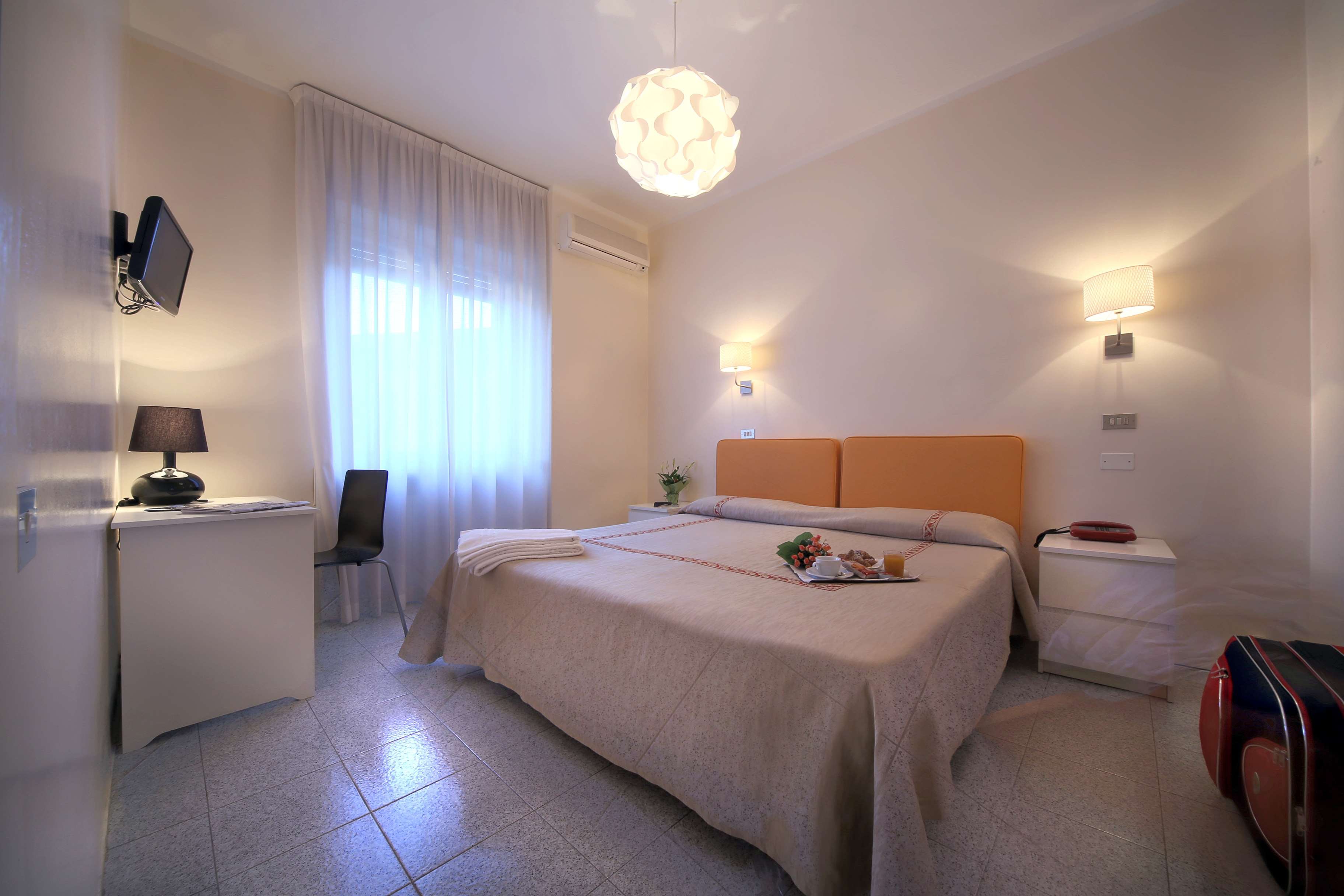 HOTEL CRISTALLO-guestroom-GUEST ROOM.jpg