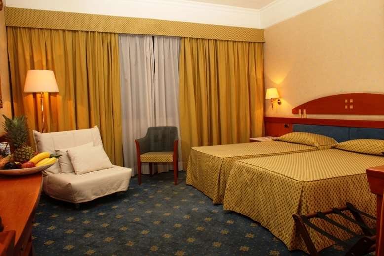 HOTEL FUTURA CENTRO CONGRESSI-guestroom-GUEST ROOM.jpg