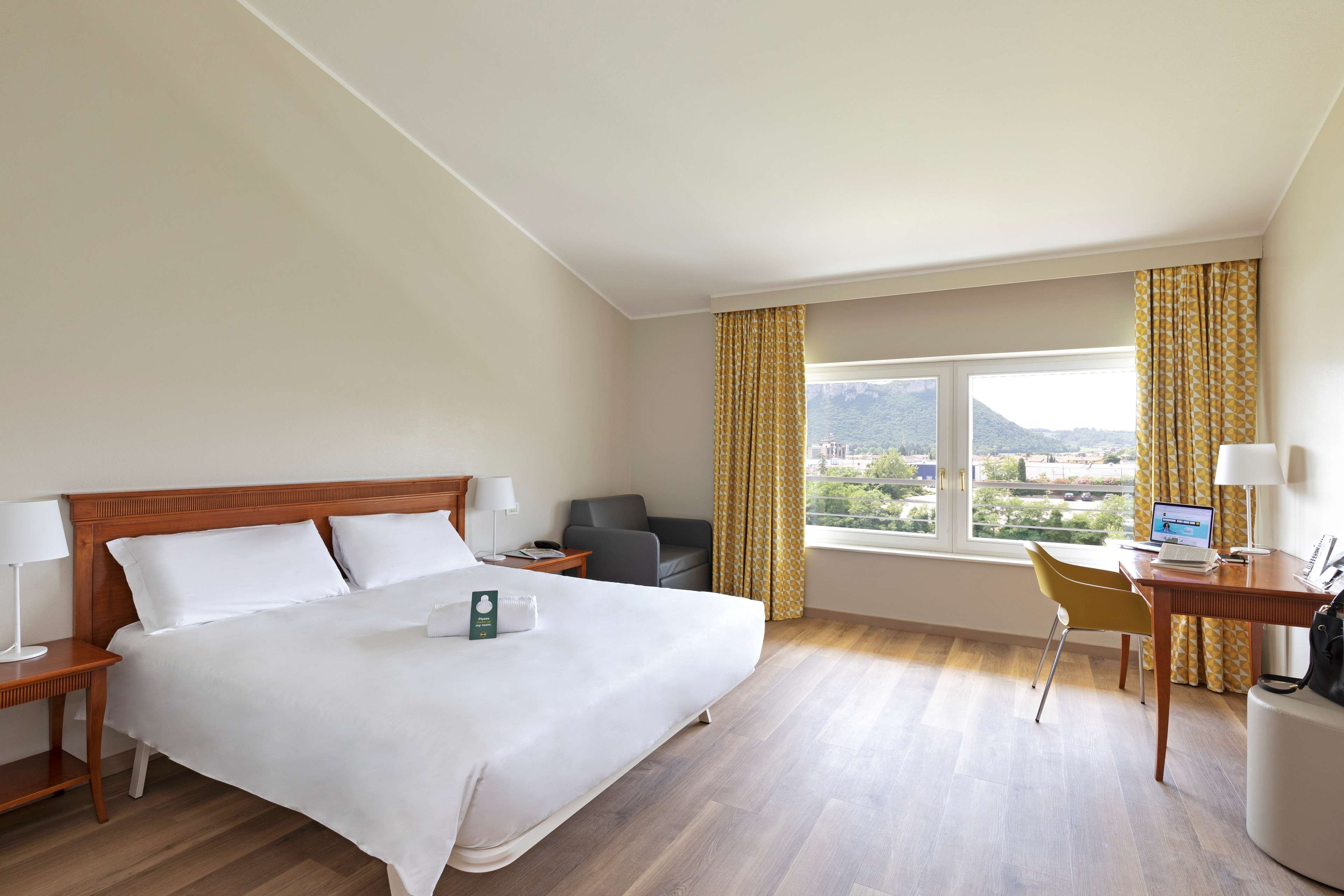 B-B HOTEL AFFI LAGO DI GARDA-guestroom-GUEST ROOM.jpg