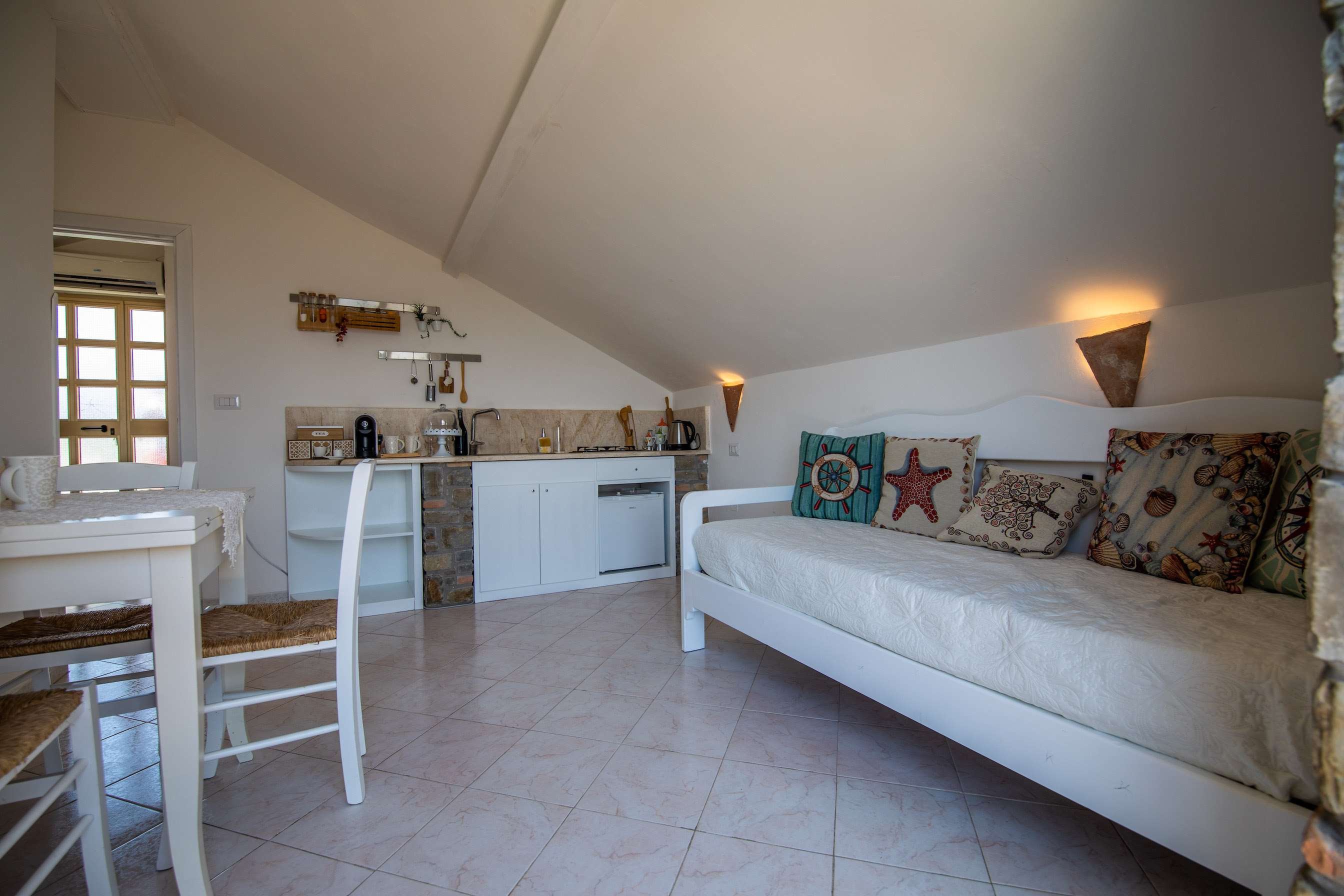 HOTEL MADONNA DELLA SCALA-guestroom-GUEST ROOM KITCHEN.jpg
