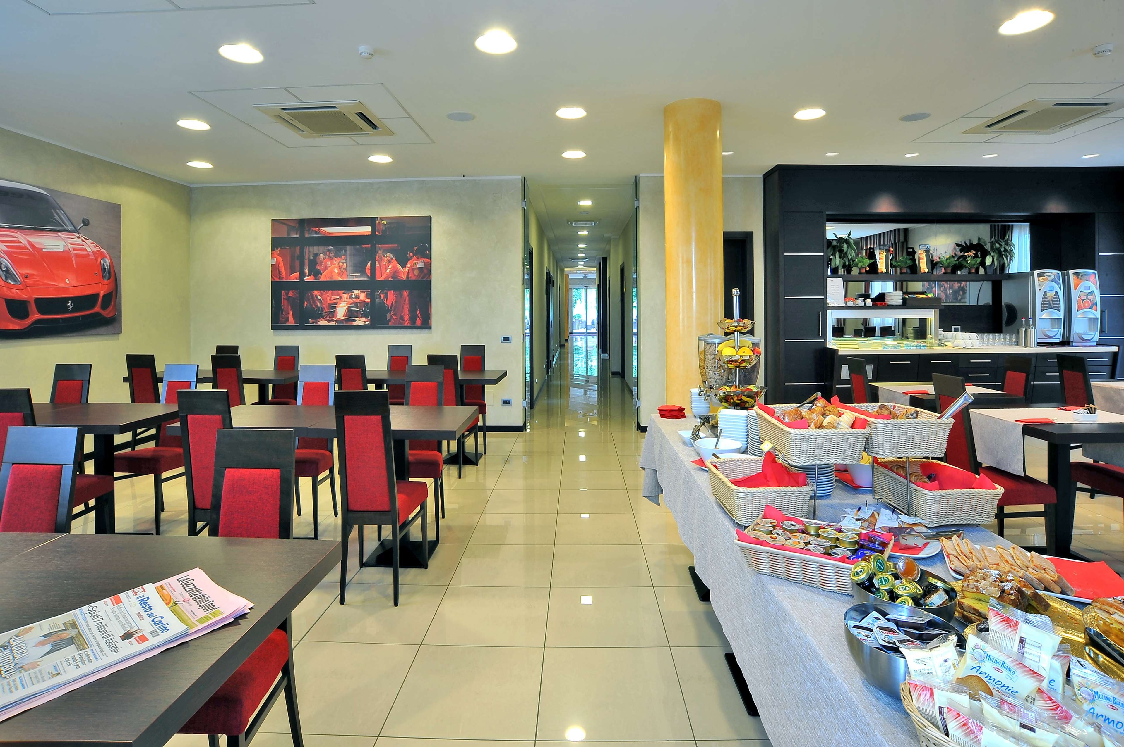HOTEL ARTHUR - SOLIGNANO NUOVO-guestroom-BREAKFAAST ROOM.jpg