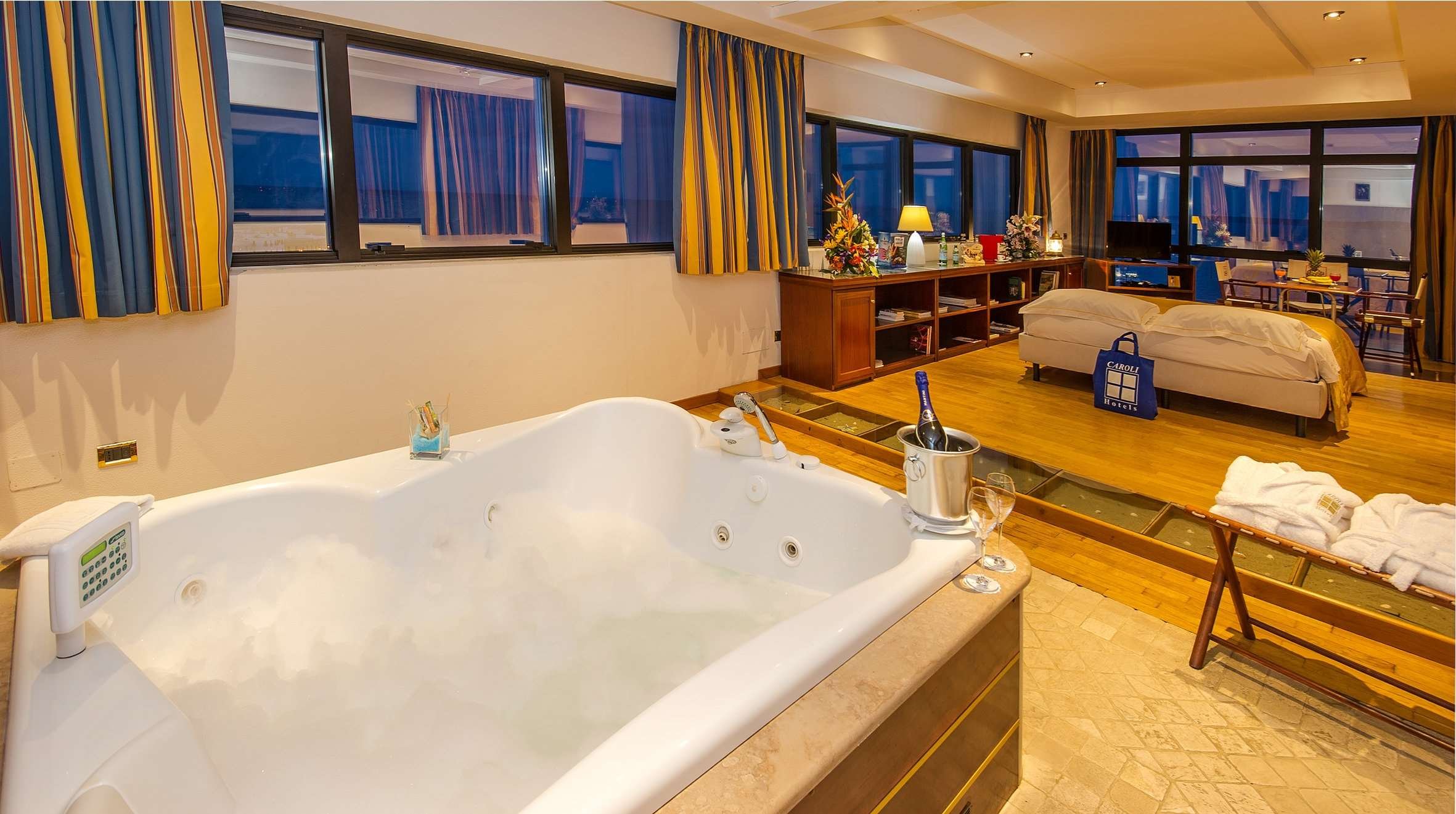 HOTEL BELLAVISTA CLUB - GALLIPOLI-guestroom-GUEST BATHROOM.jpg