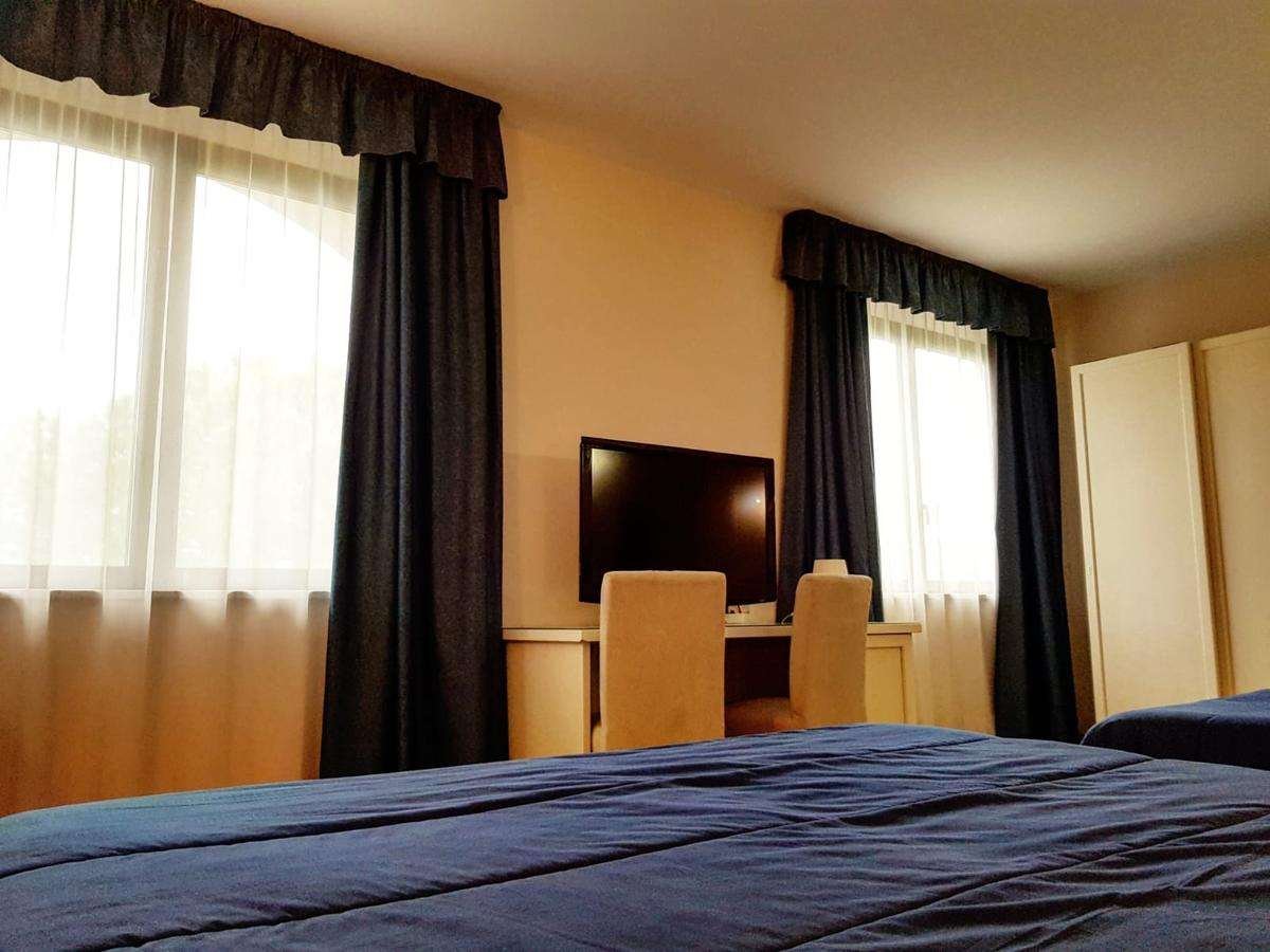 HOTEL IL GRIFO - MONTEPULCIANO-guestroom-GUEST ROOM.jpg
