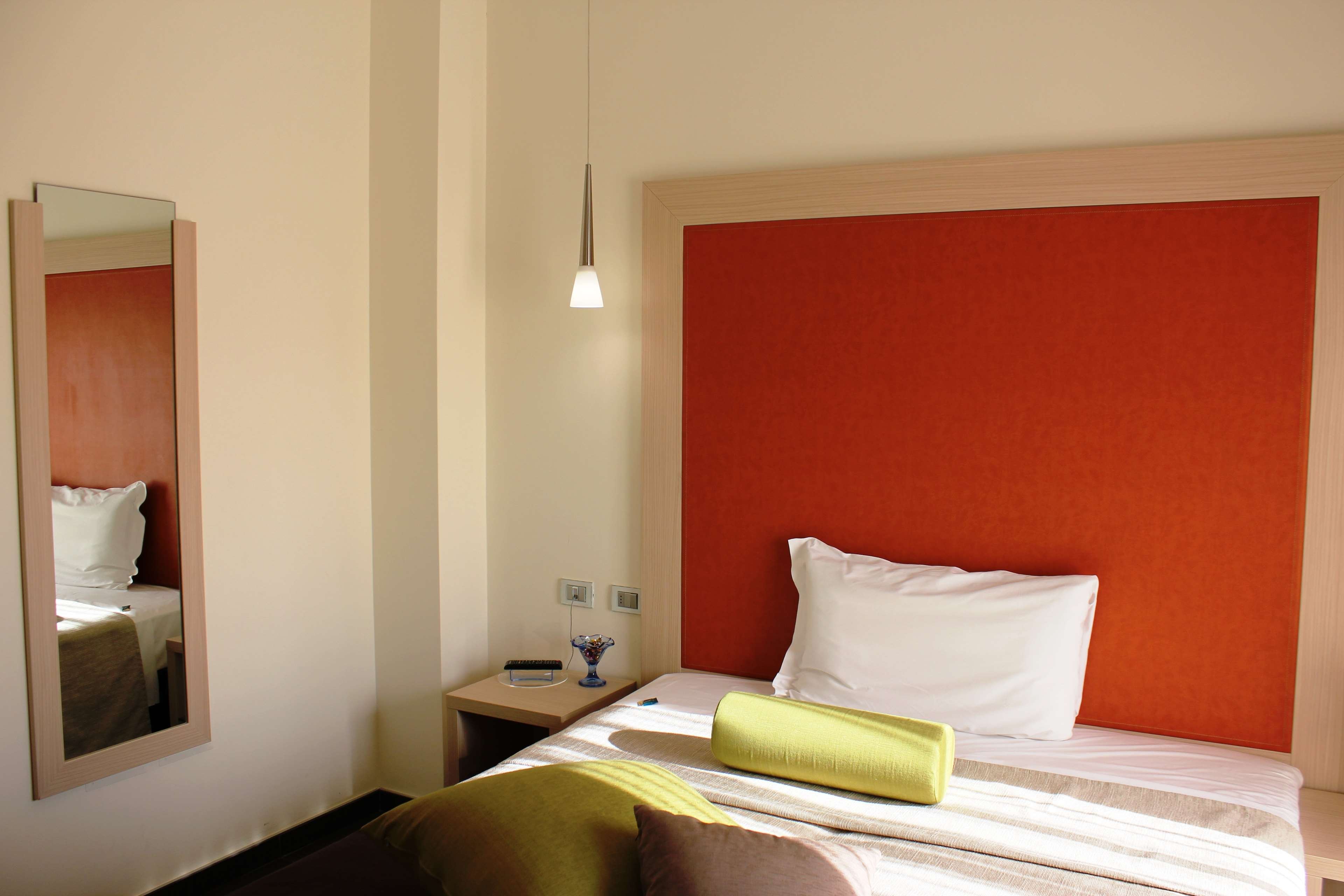 HOTEL 33 BARONI - GALLIPOLI-guestroom-CLASSI DUS ROOM.jpg